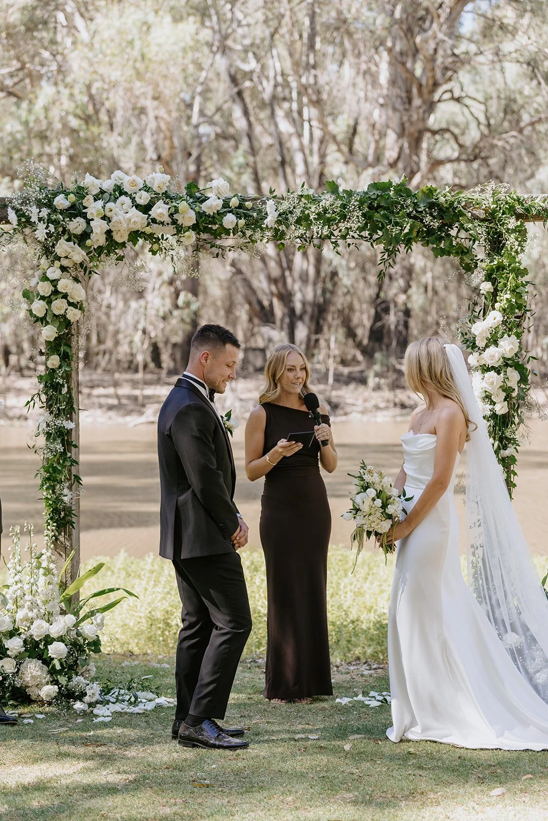 JAMEY_JASON_LOVEBYSHAE_MORRISONS_WINERY-65_websize.jpg