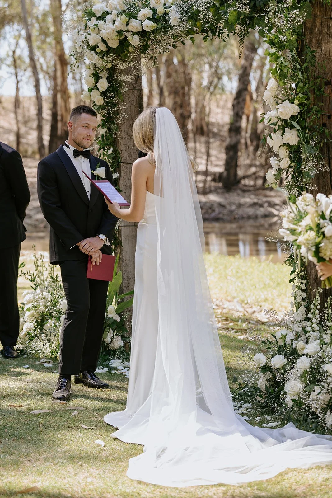 JAMEY_JASON_LOVEBYSHAE_MORRISONS_WINERY-144_websize.jpg