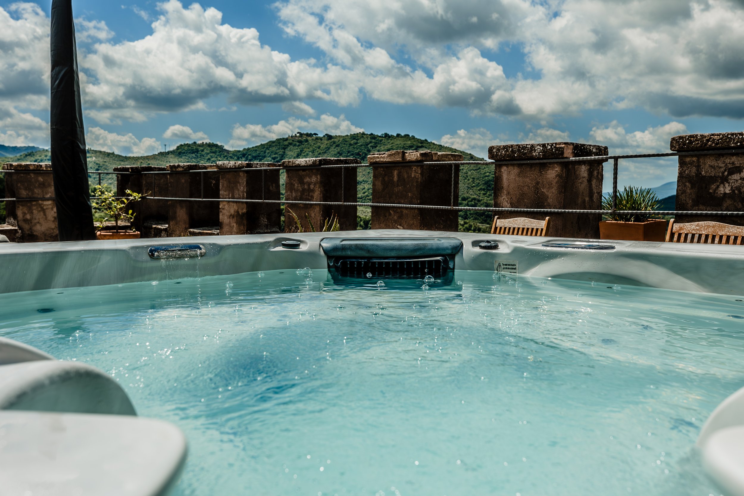 BRA - Website - Amenities - Jacuzzi Daybeds - 7.jpg