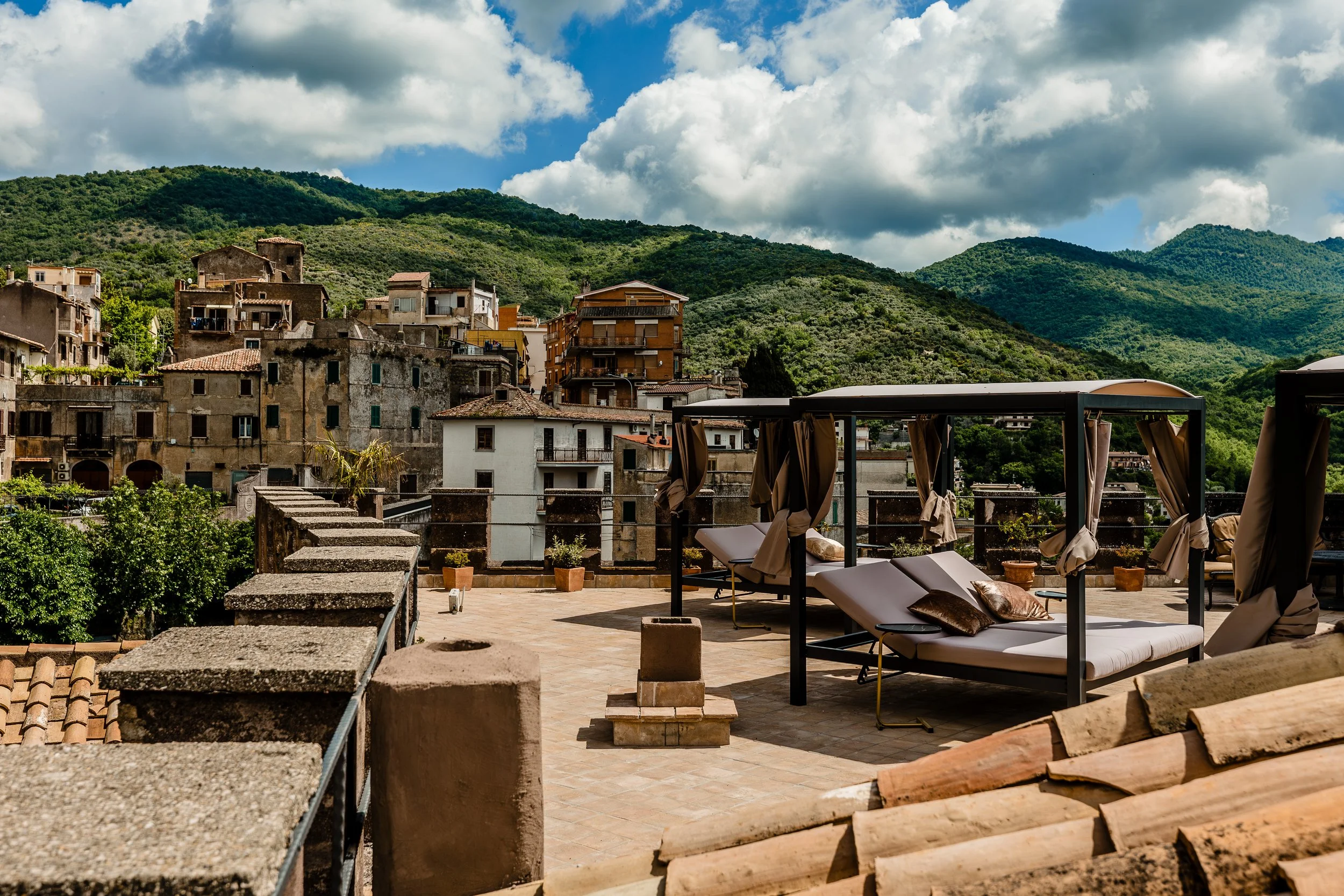 BRA - Website - Amenities - Jacuzzi Daybeds - 9.jpg