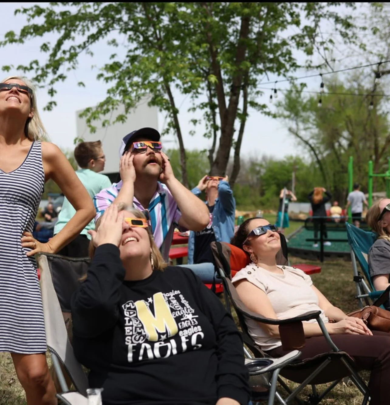 π½β¨ You might not be able to see E.T.’s home planet from here… but you can see E.T. the Extra-Terrestrial on the big screen at the Teepee Drive-In! ππ²
Join us for this heartwarming classic — the story of friendship, courage, and