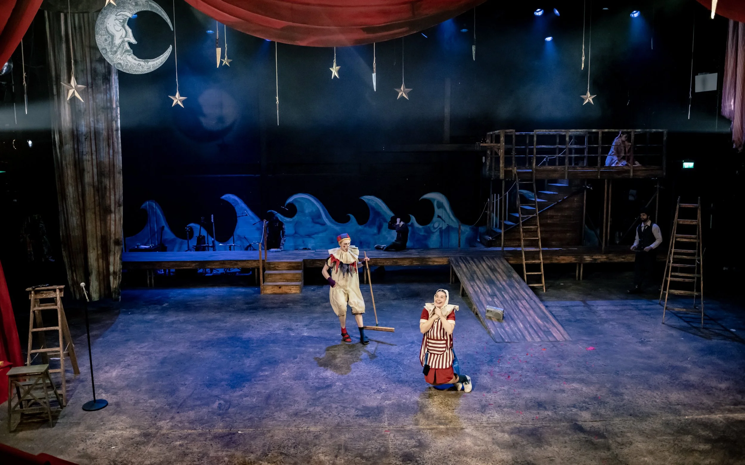 Lamda_Dead Dog In A Suitcase_Mark Dawson Photography_9982.jpeg