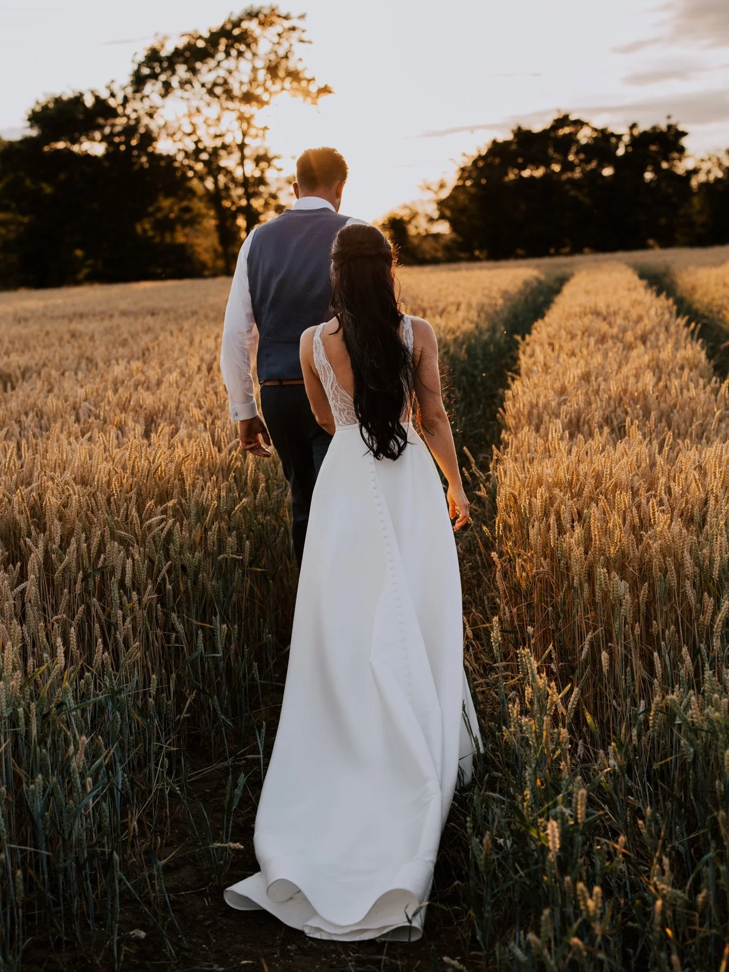 A Christmas cracker of a photo! 💥

Now I&rsquo;ve finished my last full wedding gallery edit of 2025 I can finally turn my attention to putting together my Best of 2025 stuff! This is basically where I cry at the wedding photos I&rsquo;ve shot over 