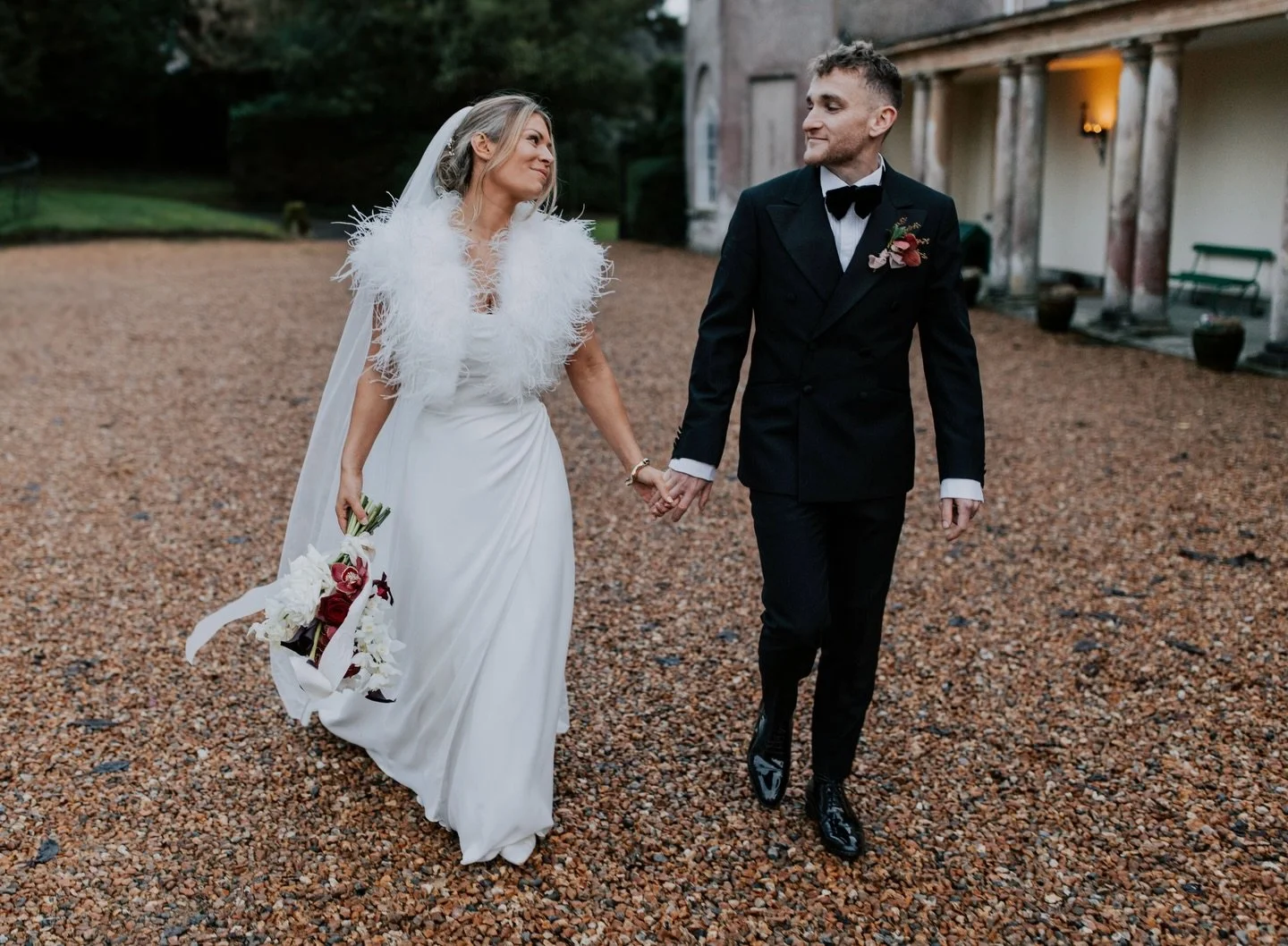 ⚡️Emily + Bruce⚡️

This pair of rockets tied the knot on Saturday surrounded by family and friends from across the globe, on a crisp, dry day at beautiful Pennard House in Somerset.

With just the right amount of festive touches, their winter wedding