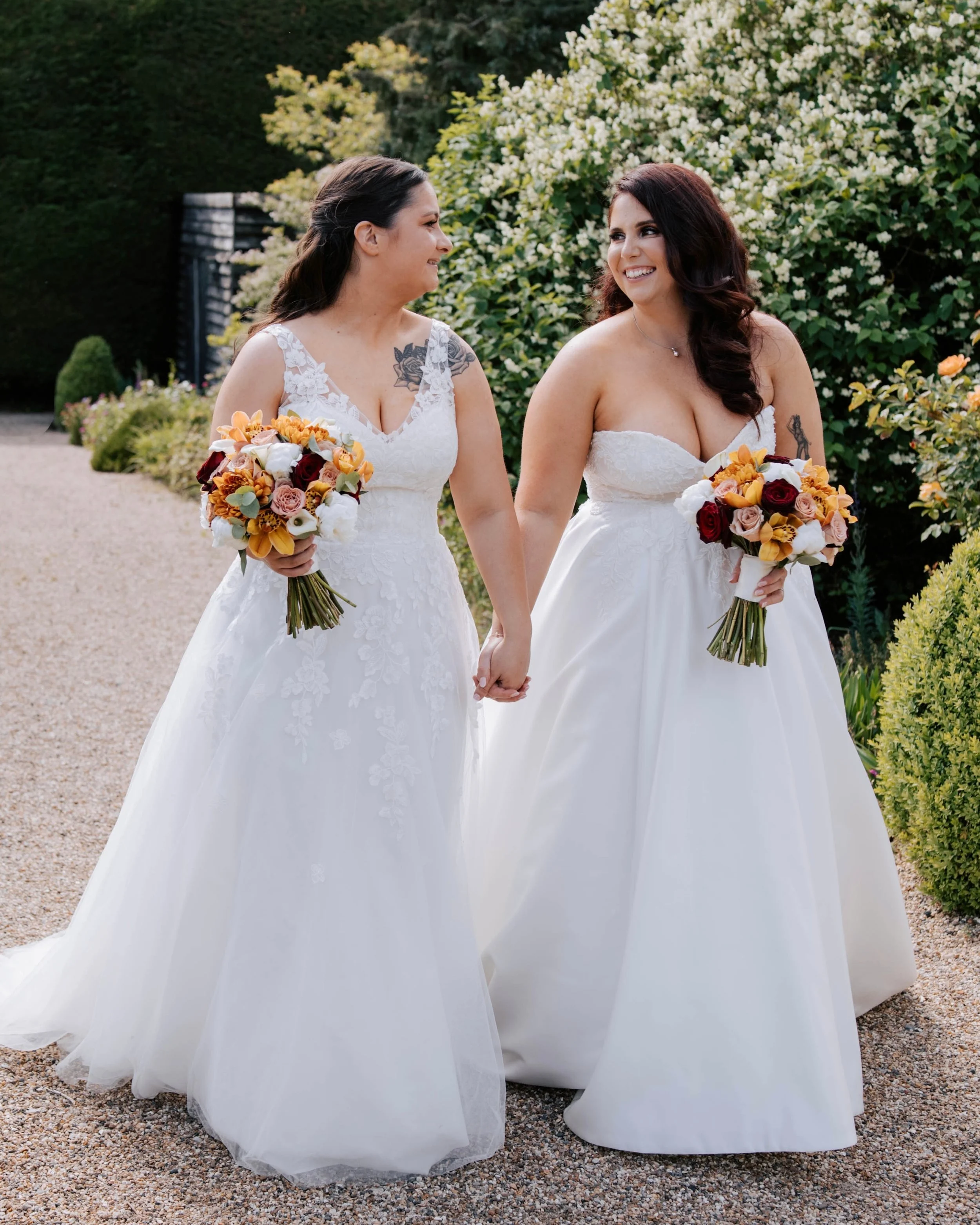 ⚡️Olivia + Chloe ⚡️

A scorching hot day at Gaynes Park with these two brides and their respective bride tribes ☀️ legend has it the bridesmaids are still twerking 

Suppliers:

Venue - @gaynespark 
Olivia dress - @bellissimaweds 
Chloe dress - @impe