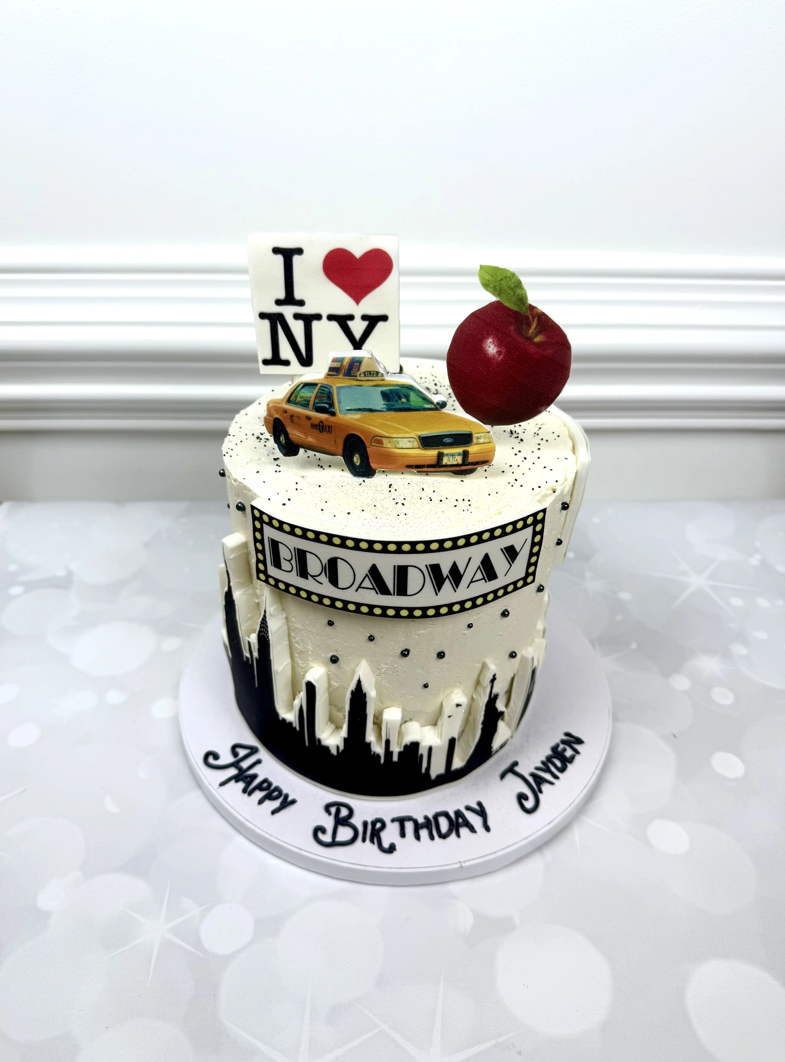 New York theme cake, Charlotte black owned businesses, New York layer cake, New York City theme cake 13th birthday