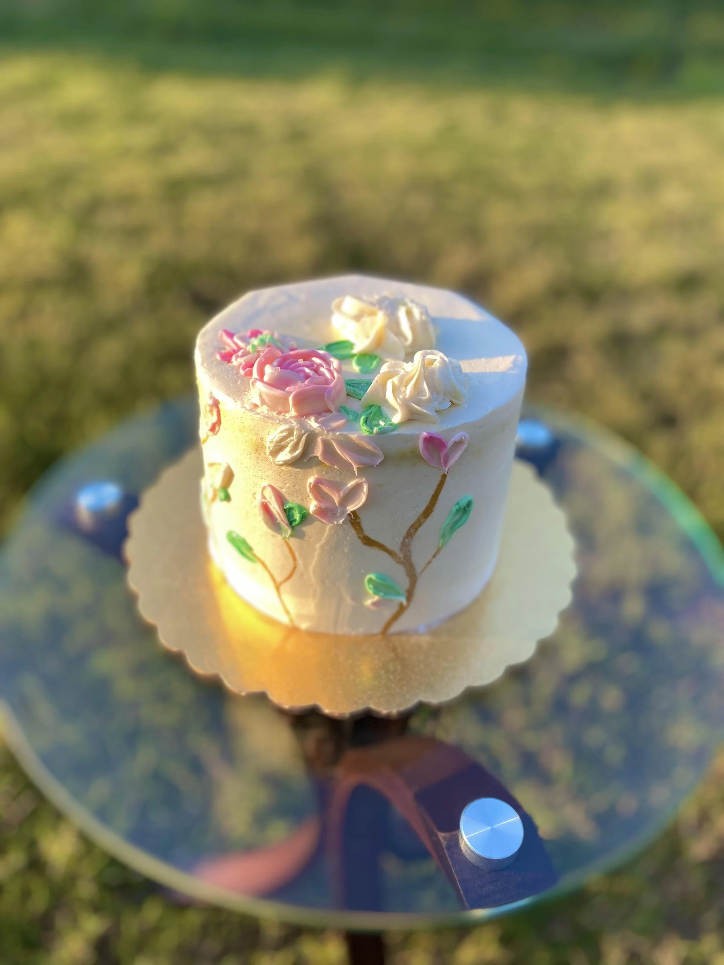 Floral buttercream blossom cake, Easy floral buttercream cake, painted knife cake, cake pallette knife cake, palette knife cake painting, mint hill bakery, waxhaw bakery, weddington bakery