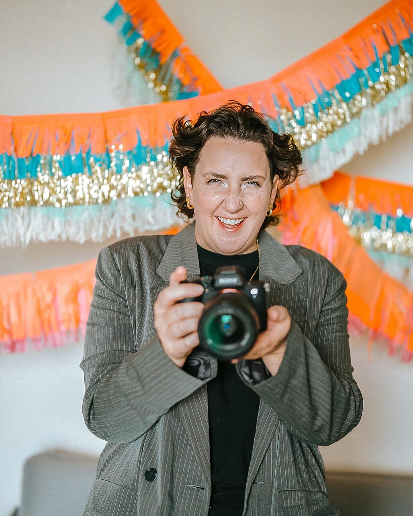 Hey I&rsquo;m Steph ✨📸
I&rsquo;m a Queer LGBTQ+ &amp; Feminist Wedding photographer and would LOVE to photograph your day, your love, your Queerness in 2024 💖 LETS DO THIS
.
Thanks to Steff for my new photos 💃🏻 @rebelloveclub_ 
.
#lgbtqphotograph
