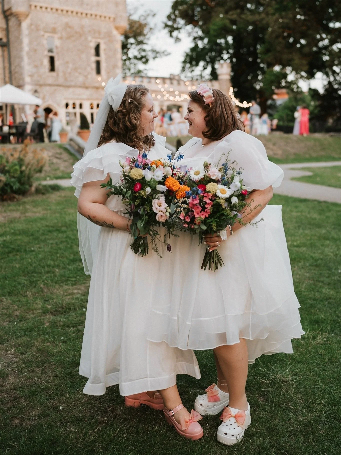 Amy &amp; Lucy ✨💕
What a bloody marvellous day in Whitstable with this gorgeous pair. Sharing their Whitsa-bubble, their favourite place, with loved ones ❤️ 
Starting the day helping each other get ready, mooching around town &amp; on to the beach b