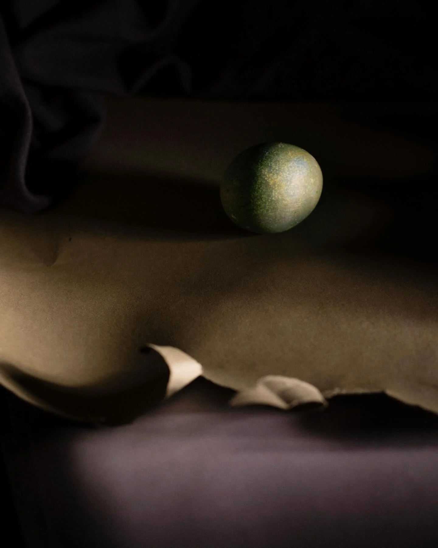 Let the eggs play 🐣

Inspired by Lithuanian traditions to use natural dyes to paint the eggs during Easter.