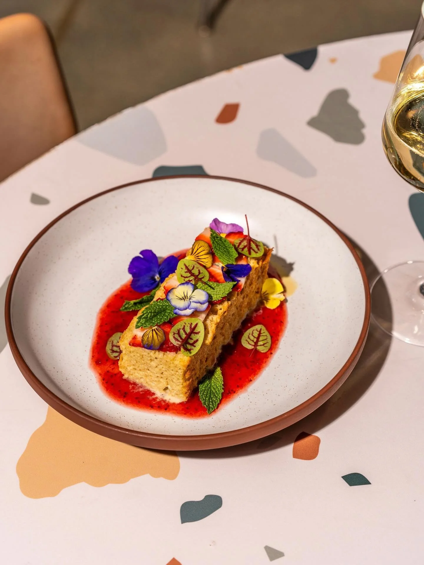 Strawberry season is in full effect which means our Strawberry Tres Leches is back 🍓✨

𝘮𝘢𝘤𝘢𝘥𝘢𝘮𝘪𝘢-𝘰𝘢𝘵-𝘱𝘦𝘤𝘢𝘯 𝘮𝘪𝘭𝘬𝘴
𝘴𝘵𝘳𝘢𝘸𝘣𝘦𝘳𝘳𝘺 𝘫𝘢𝘮
𝘧𝘳𝘦𝘴𝘩 𝘴𝘵𝘳𝘢𝘸𝘣𝘦𝘳𝘳𝘪𝘦𝘴
𝘴𝘰𝘳𝘳𝘦𝘭
𝘮𝘪𝘯𝘵

Pro tip: Try it with the ca