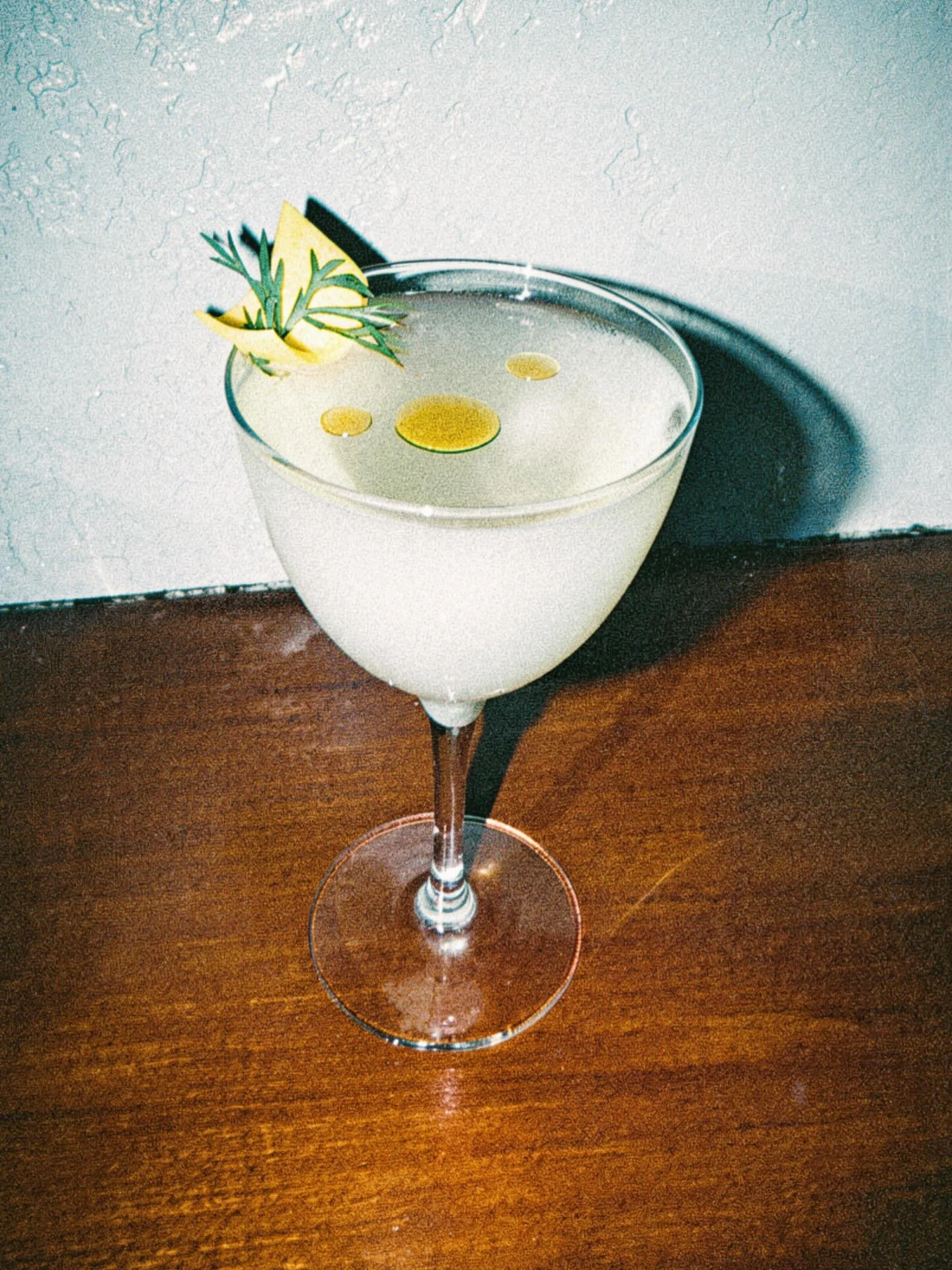 𝑺𝑷𝑹𝑰𝑵𝑮 𝑻𝑰𝑵𝑰 
She is the moment. Cooler than an influencer at Coachella. Come through and try her tonight. ✨

@murrellsrowspirits gin mignonette, spring brine, vermouth, k&uuml;mmel, fennel, @purechilean olive oil

#s&oacute;loplantas #atlan