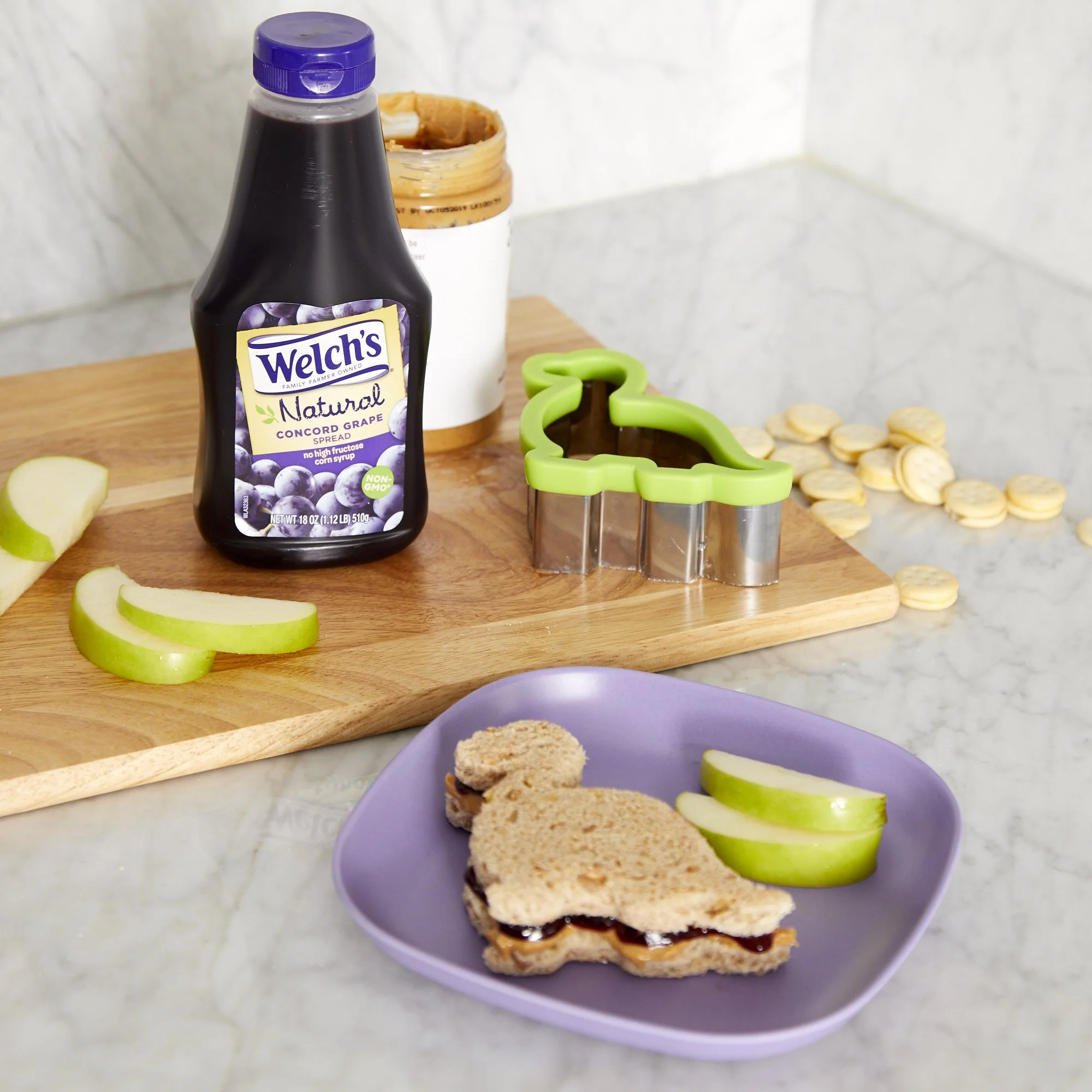 Welchs_Day_01_Shot_17_Kids_Lunch_Dino_Grape_0504.jpg