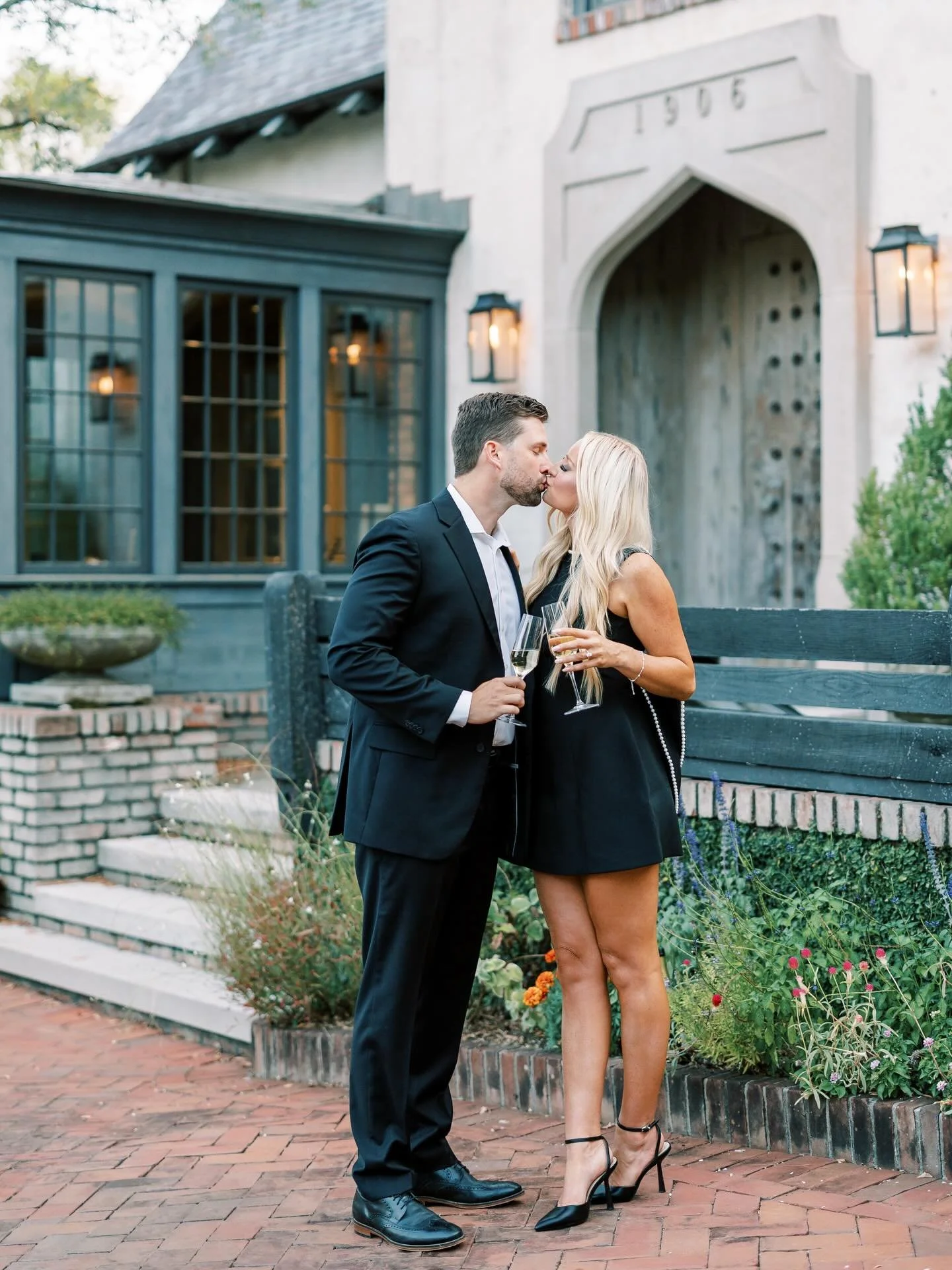 it&rsquo;s wedding week for Kira &amp; Heath!!! 🕊️🤍🍾
we can&rsquo;t wait for this beautiful, classic, blue &amp; white celebration! 

#weddingday #wedding #lauryneweddings #bride #bridal