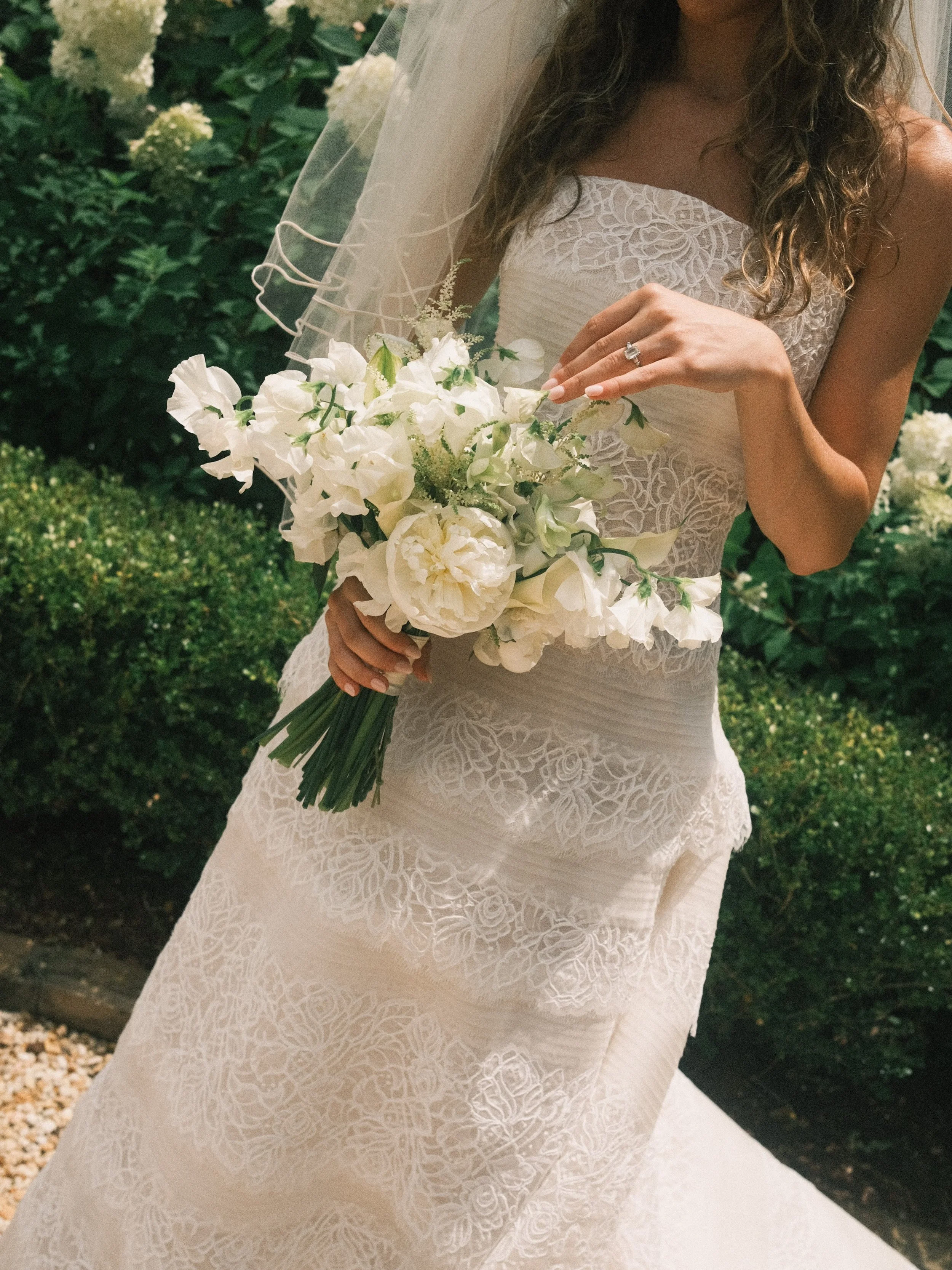 Moments before becoming Mrs. Collier, captured among the gardens of both families&rsquo; homes &amp; in the same veil her mother wore on her wedding day. Timeless, refined, and effortlessly elegant🕊️🤍

#wedding #bridal #bridalinspiration #bride #we