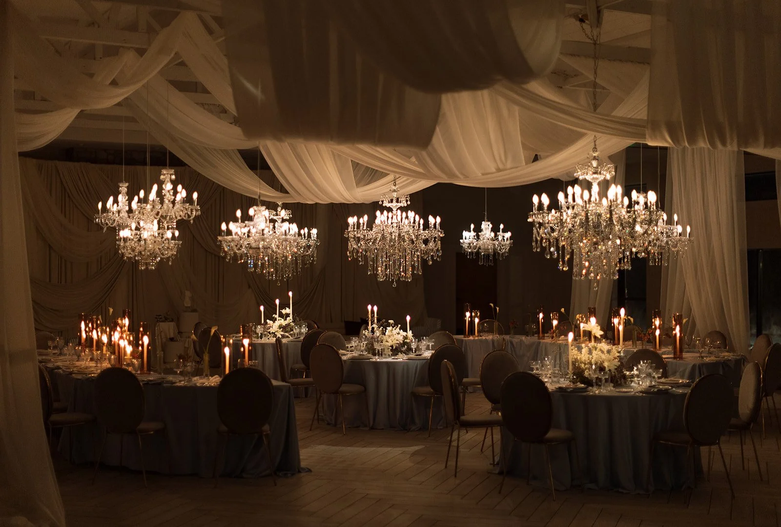anavo-events-romantic-candlelit-dinner-chandelier-room.jpg