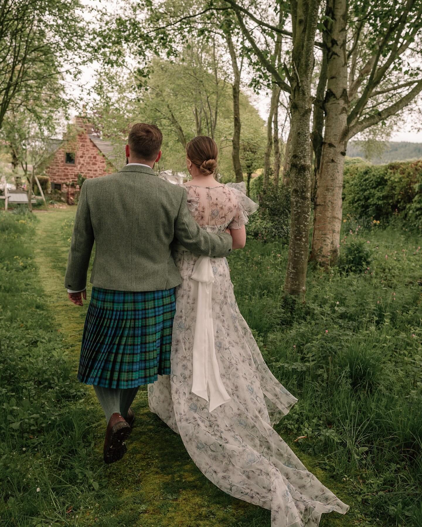 Sending many congratulations to Liam &amp; Alice who are celebrating their first wedding anniversary today 🎉
.
They hosted their celebrations in the garden of their family home, which was just gorgeous!
Such a fun one to be involved in 🥰
.
Hope you
