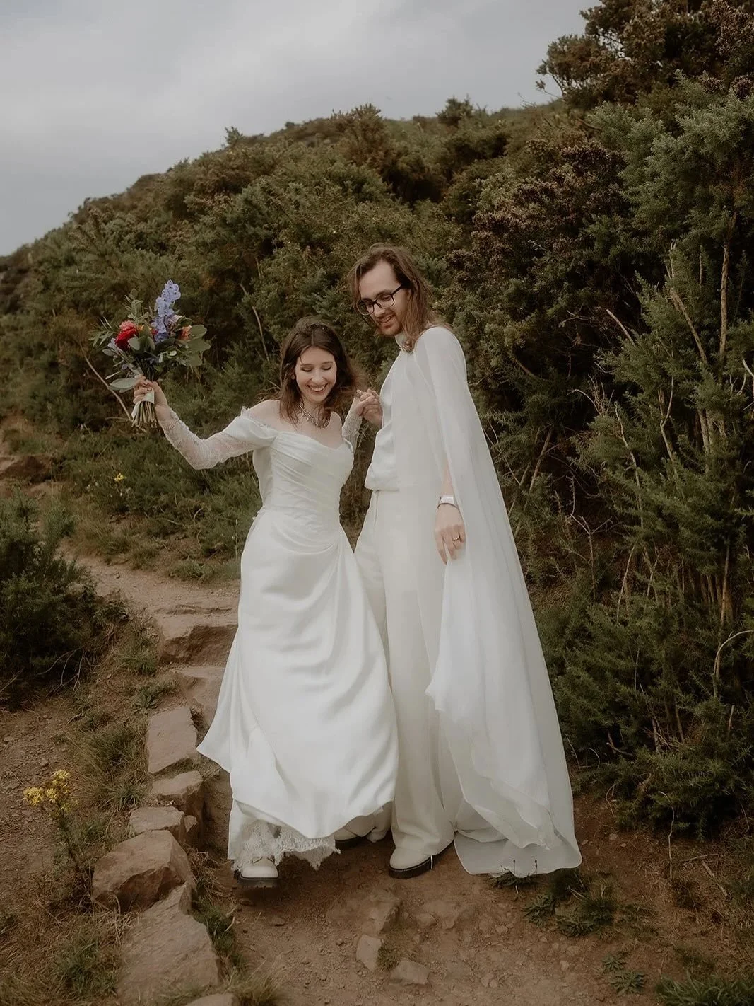 Absolutely loving these ethereal shots by @mintandjasminephoto of Anna &amp; Spencer&rsquo;s wedding in July 😍
.
They had an intimate ceremony with close family &amp; friends on the banks of Dunsapie Loch in Holyrood Park, followed by a jaunt in the