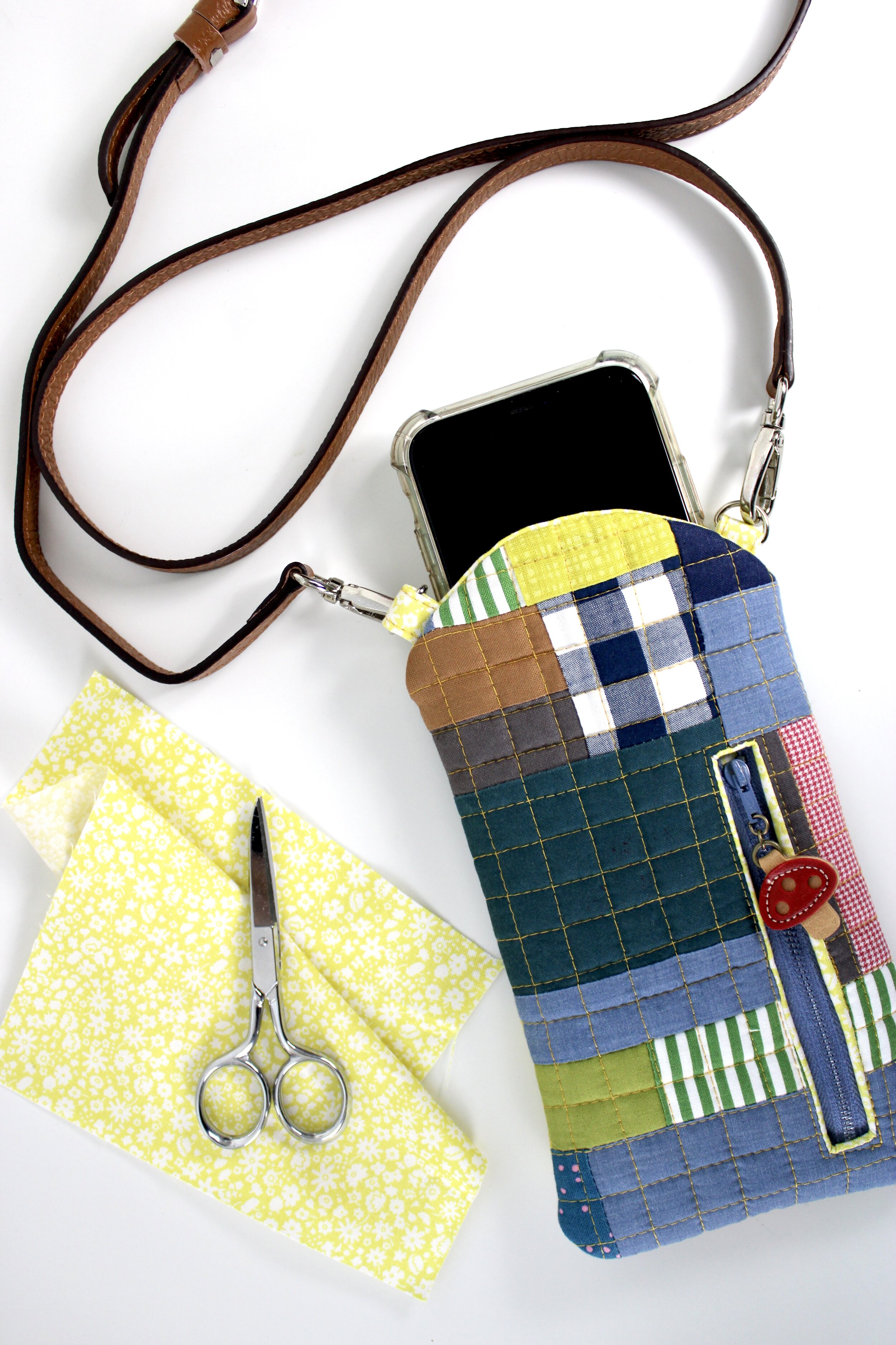 Cell Phone/Gadget Bag | I found this Cell Phone bag pattern … | Flickr