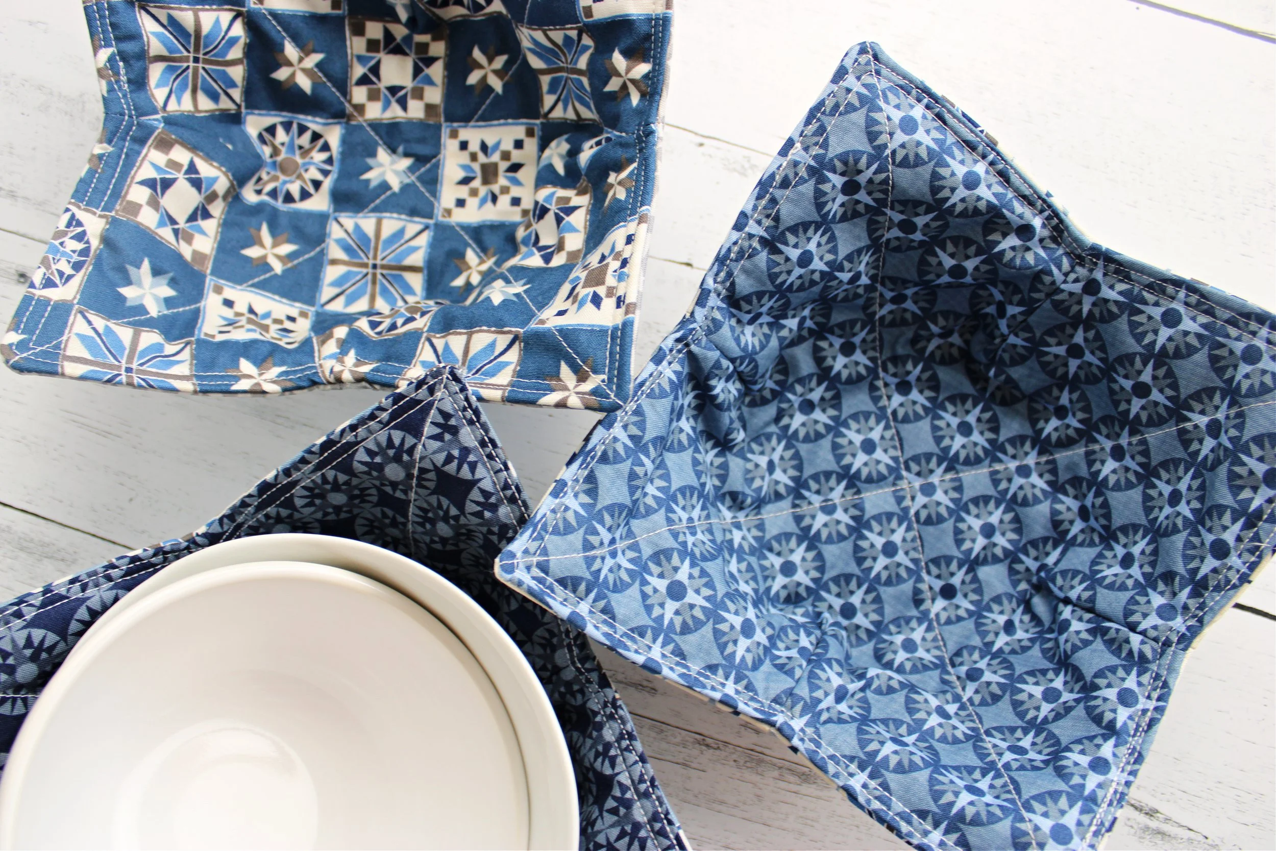 Winter Barn Quilts Soup Bowl Cozy