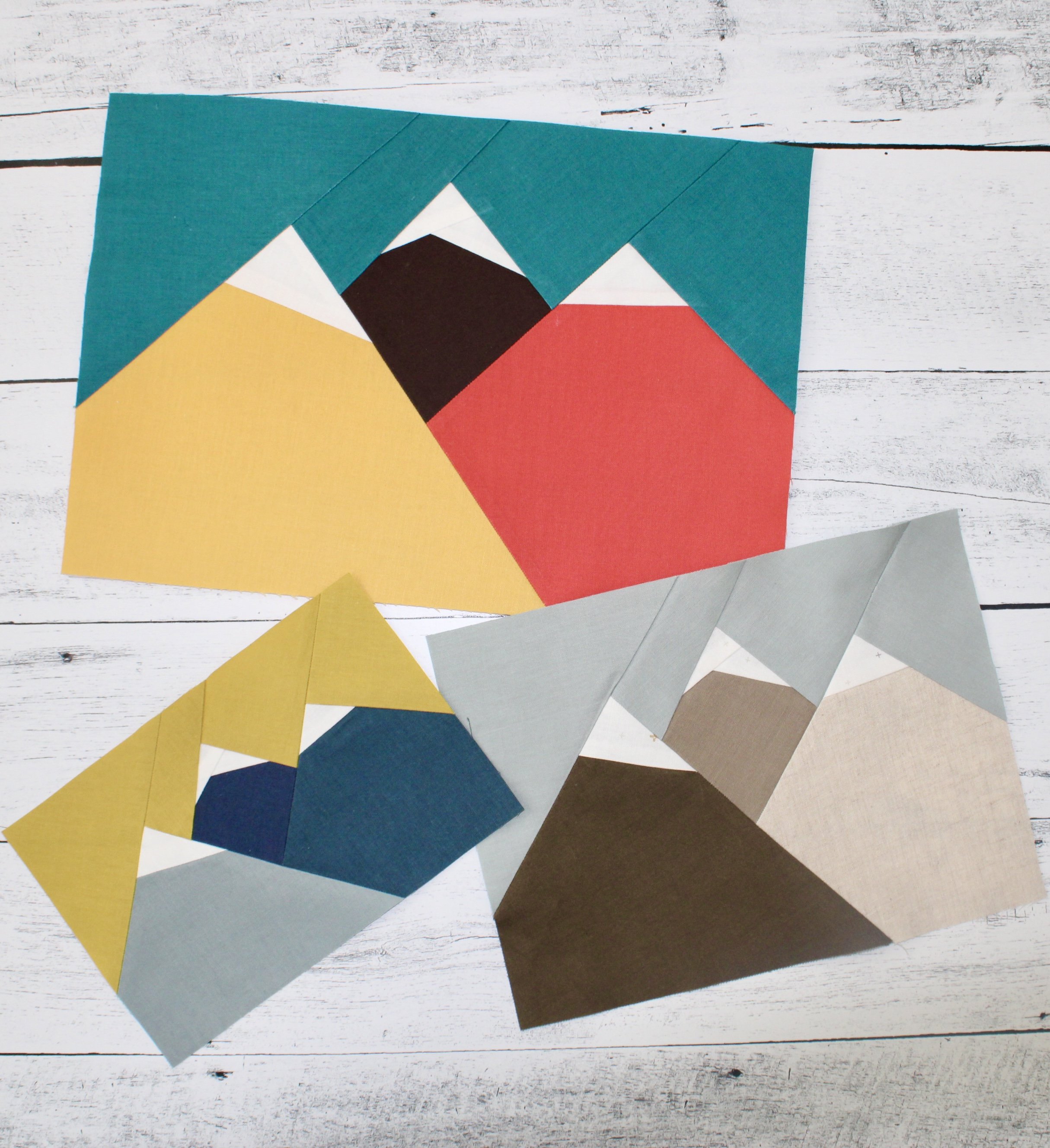 Foundation-Paper-Piecing-Modern-Mountains-Zipper-Pouch-Quilt-Block-Tutorial  — Bayhill Studio