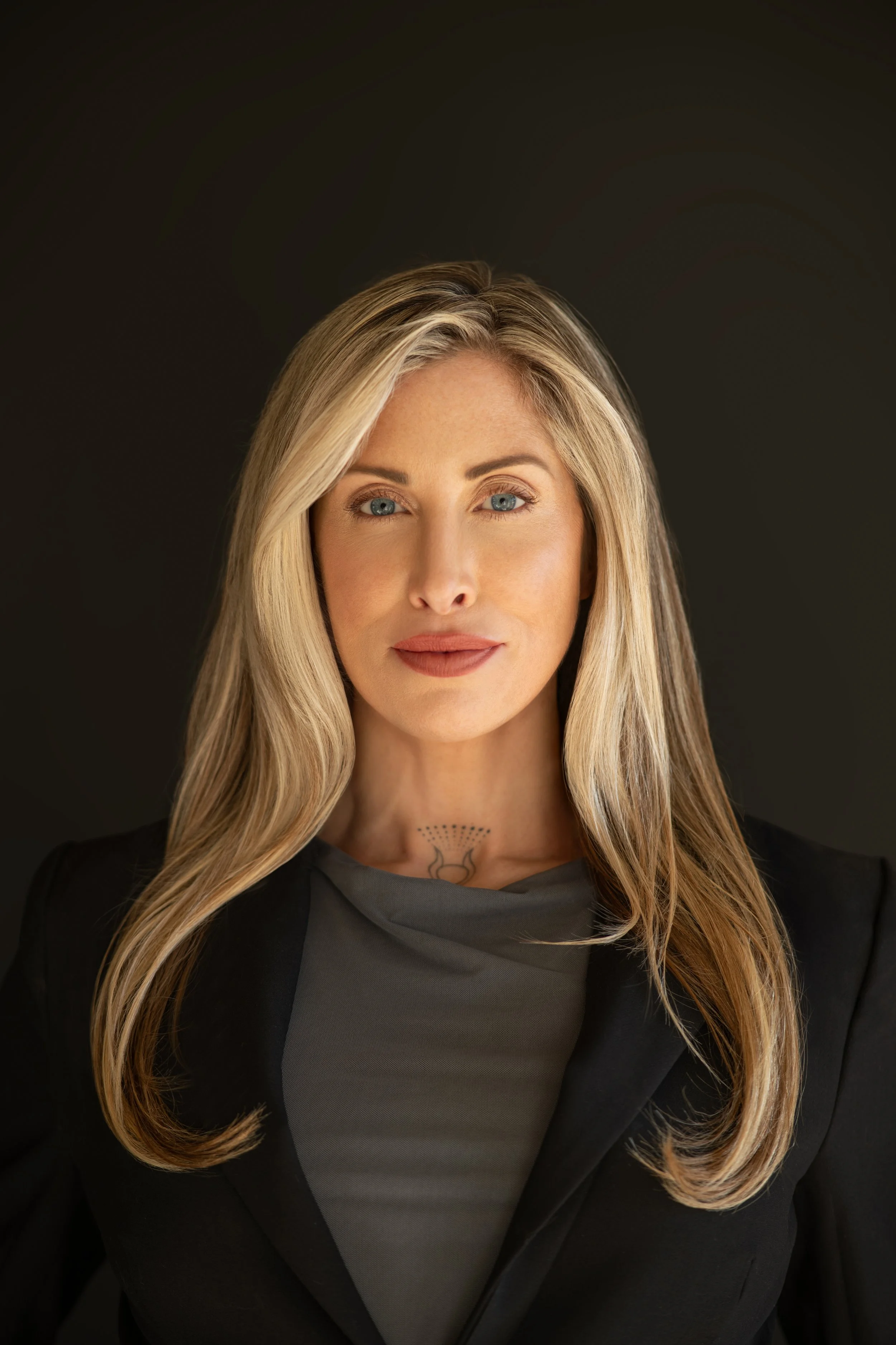 Hester FINAL edit headshot_DSC_1798.jpg