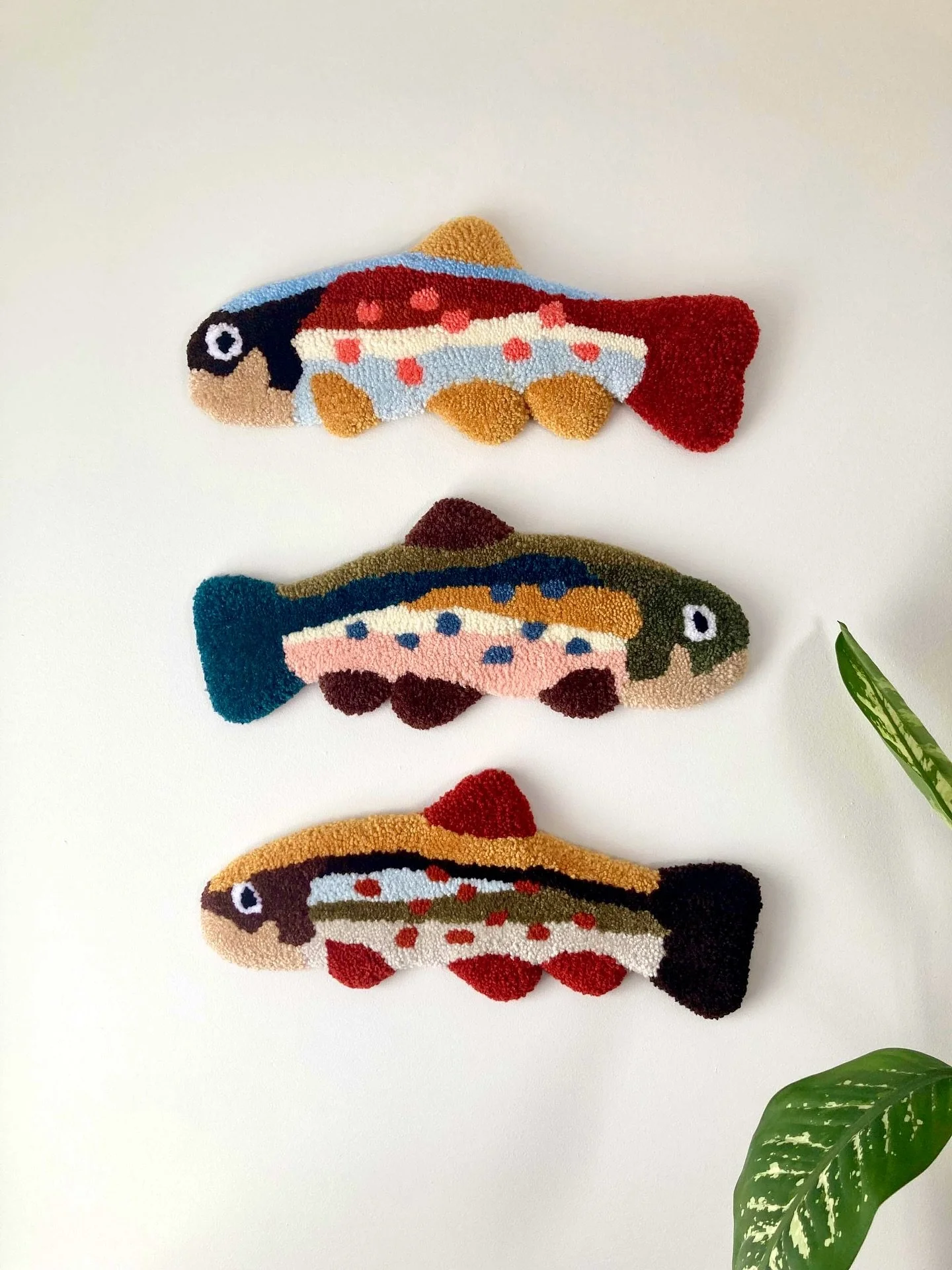 Une question qui revient souvent lors des march&eacute;s &laquo;&nbsp;Mais o&ugrave; est-ce qu&rsquo;on met &ccedil;a?&nbsp;&raquo;

Bien voici plusieurs exemples d&rsquo;installations possibles avec nos fameuses truites arc-en-ciel. Quelle palette d