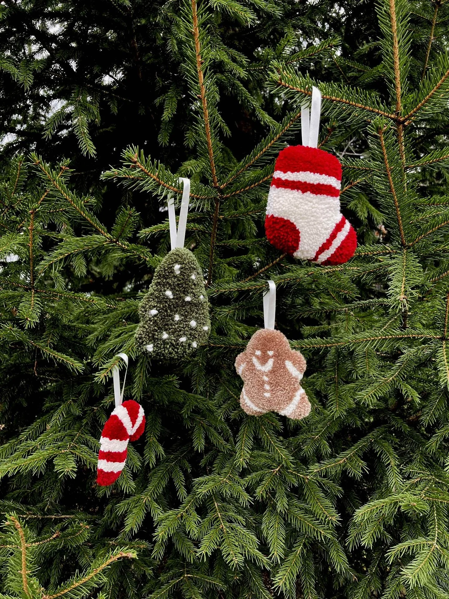 November in the studio It&rsquo;s been a busy one, full of tufting, gluing, carving, shaving, making products for my upcoming Christmas markets and sending out orders. ⭐

I am so grateful! Thank you all so much for keeping me busy! 😊

-

Novembre &a