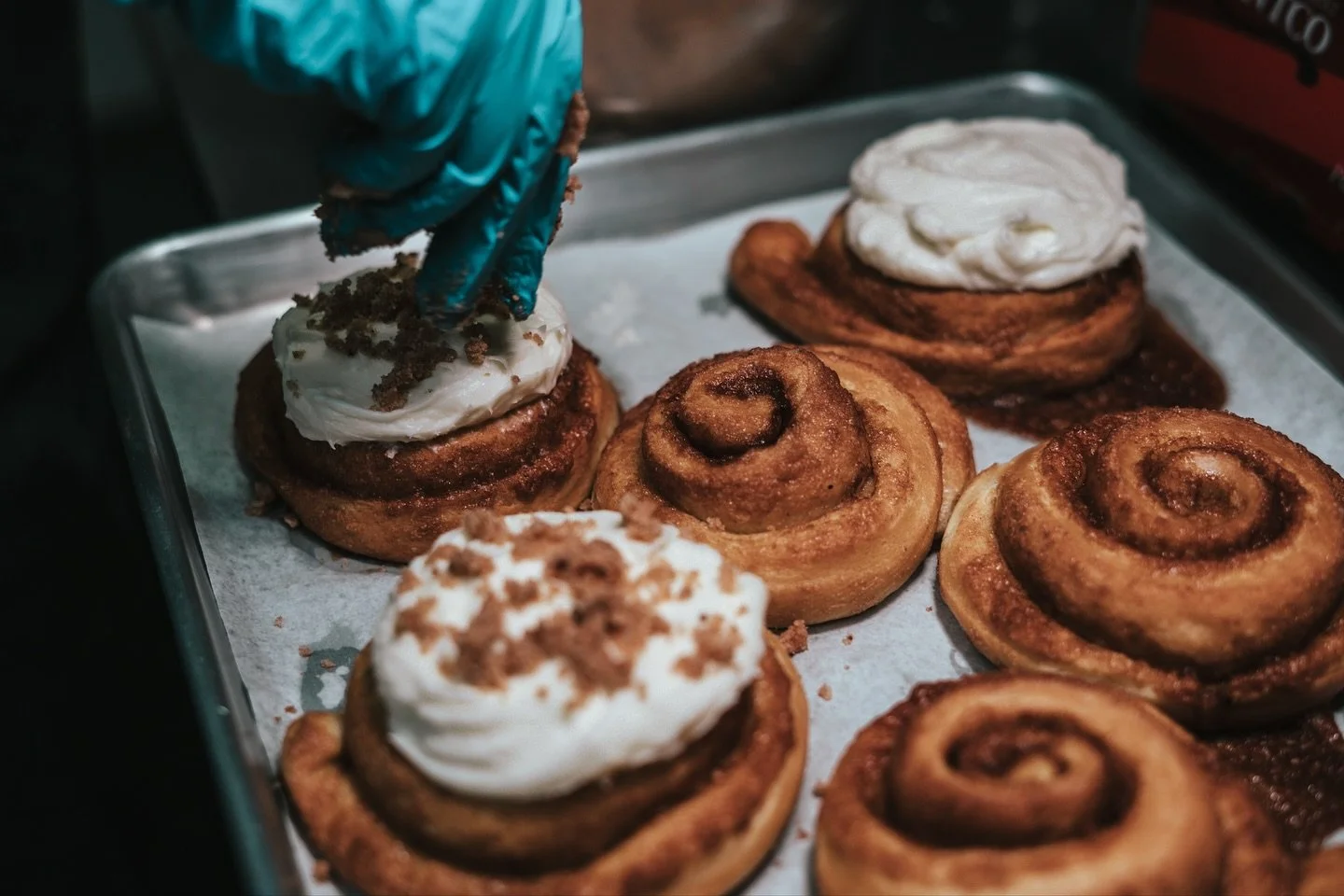 Wowza! Fresh Cinnamon Rolls!!!! Cinnamon Crumble and an Orange Curd Cream Cheese frosting! 
@kylieroush has outdone herself with these.