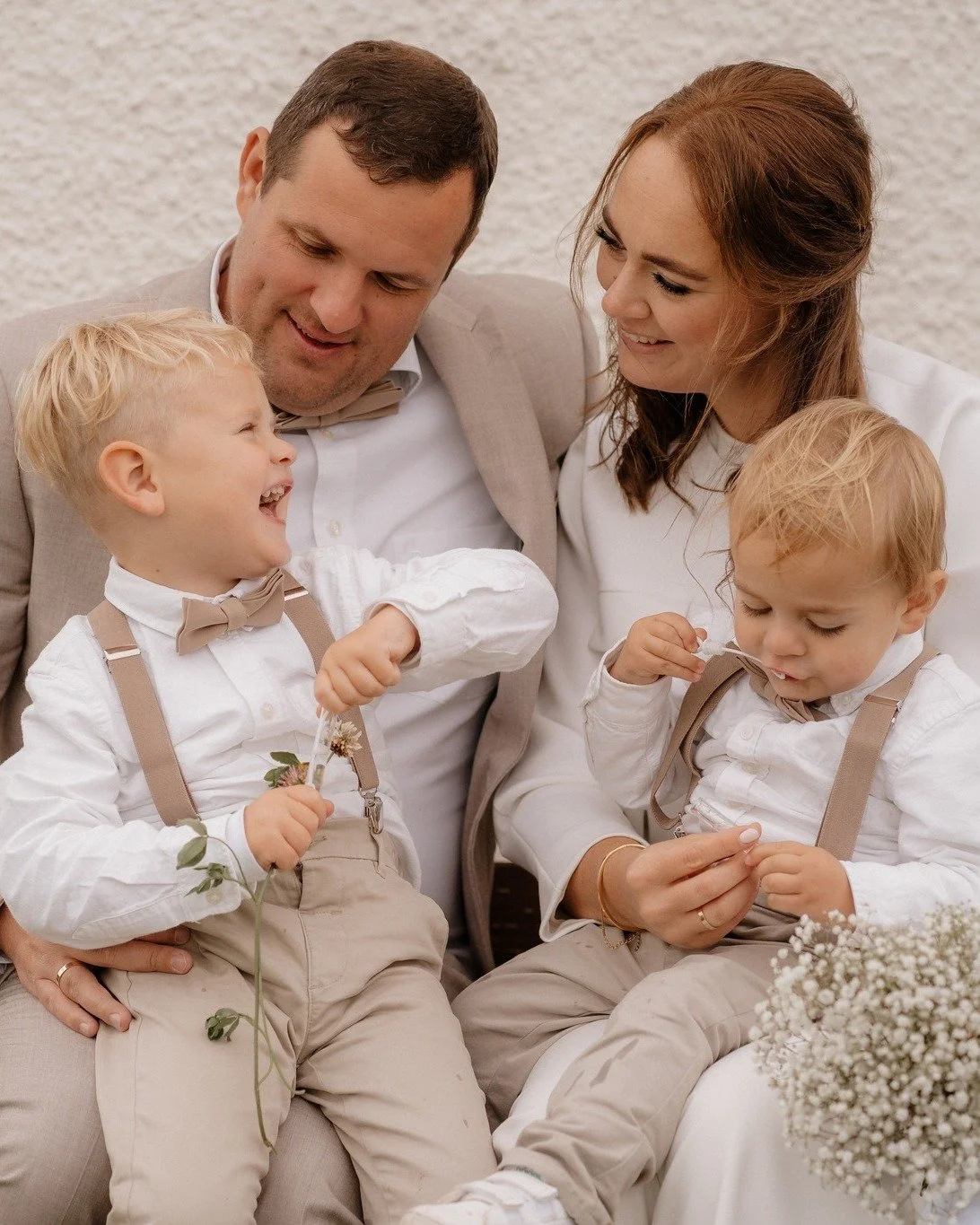 After Wedding Shooting🥰

Im letzen Jahr durfte ich ganz unterschiedliche Hochzeiten begleiten. 
Ob eine 10 Stunden Begleitung mit allem was dazu geh&ouml;rt, nur die standesamtliche Trauung mit engster Familie oder auch nur das Paar alleine. 
Jede w