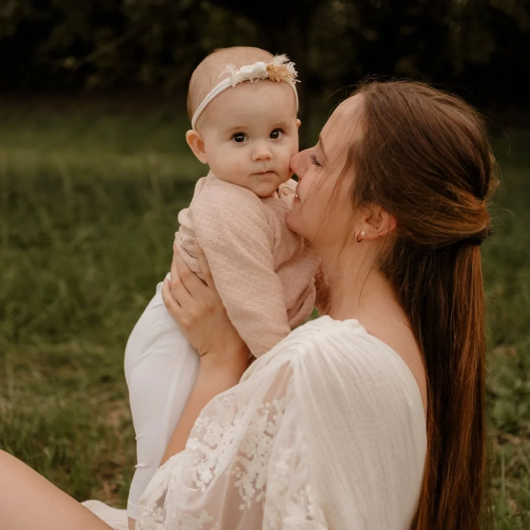 Nur du und dein Kind 

F&uuml;r einen Moment darf alles andere still werden. 
Kein Alltag, kein To- Do Listen oder Zeitdruck. 
Kein Haushalt und tausende Kleinigkeiten nebenher. 

Die ungest&ouml;rte Zeit nur f&uuml;r euch, die manchmal zwischen den 