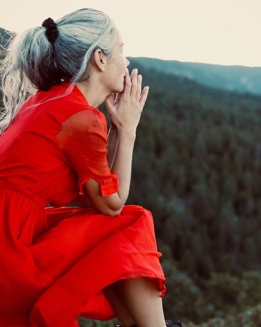 Peace Is Falling | New Mix 💌

Well, here I go, baring some aspect of my soul in what is perhaps my favorite mix I&rsquo;ve made thus far.

I hope you enjoy :) 

Thank you to all of the producers &mdash; the modern day composers &mdash; who reveal th