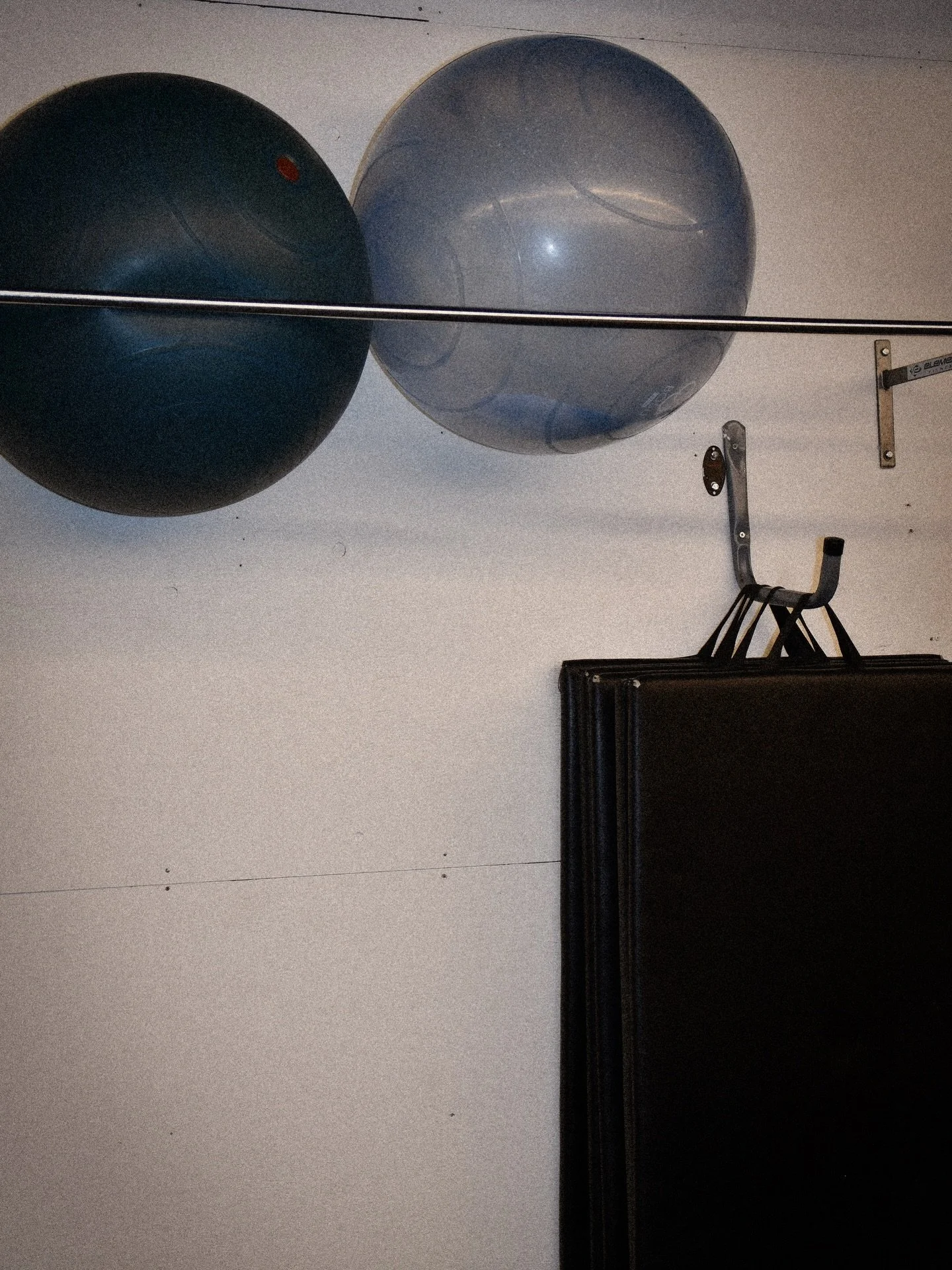 If you&rsquo;re consistent-ish but still feel like you&rsquo;re falling behind, it&rsquo;s not you. It&rsquo;s the all-or-nothing workout plans that just don&rsquo;t hold up in real life.

Melrose Training was built for women who want strength, confi