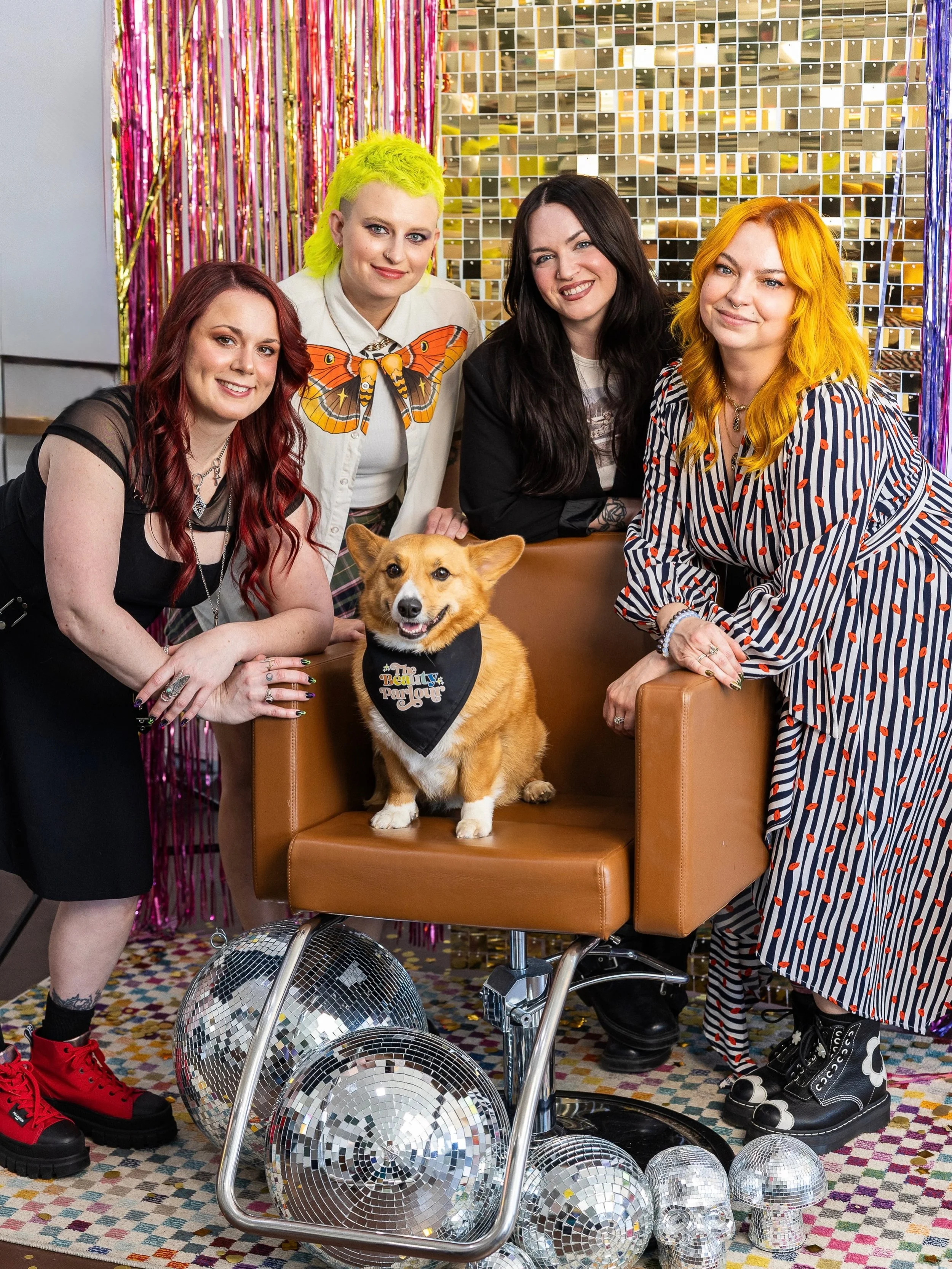 Serving looks under the supervision of our corgi boss Kimchi, full-time manager and part-time loaf. ✂️🥖

.
.

@hairbylaurenaugustine 
@hairbykaylanicole 
@babe.generator 
@looksbylake 

#eastnashvillehairsalon #nashvillehairsalon #eastnashvillehair 