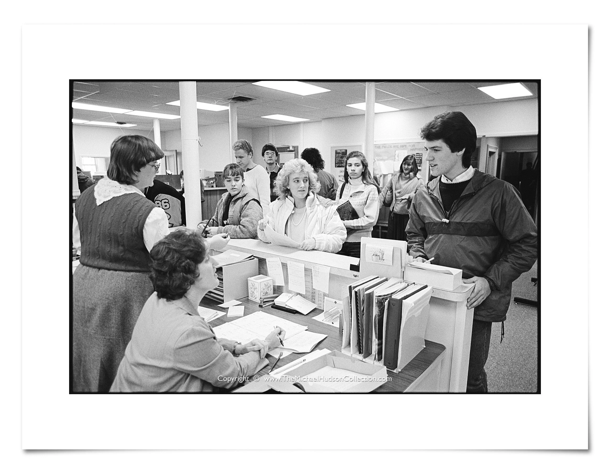 Students registering for Spring semester classes in Blanchard Hall, November 18, 1986