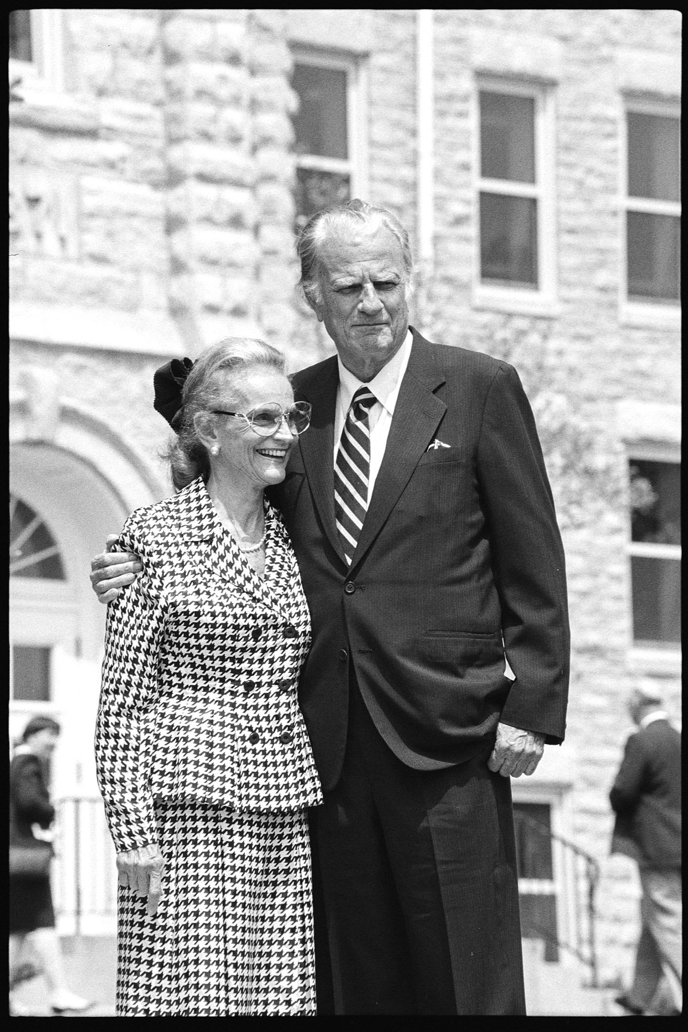 Billy and Ruth Graham on front campus to recreate a 50 year old photo of them on front campus and to celebrate their 50th class reunion, May 9, 1993