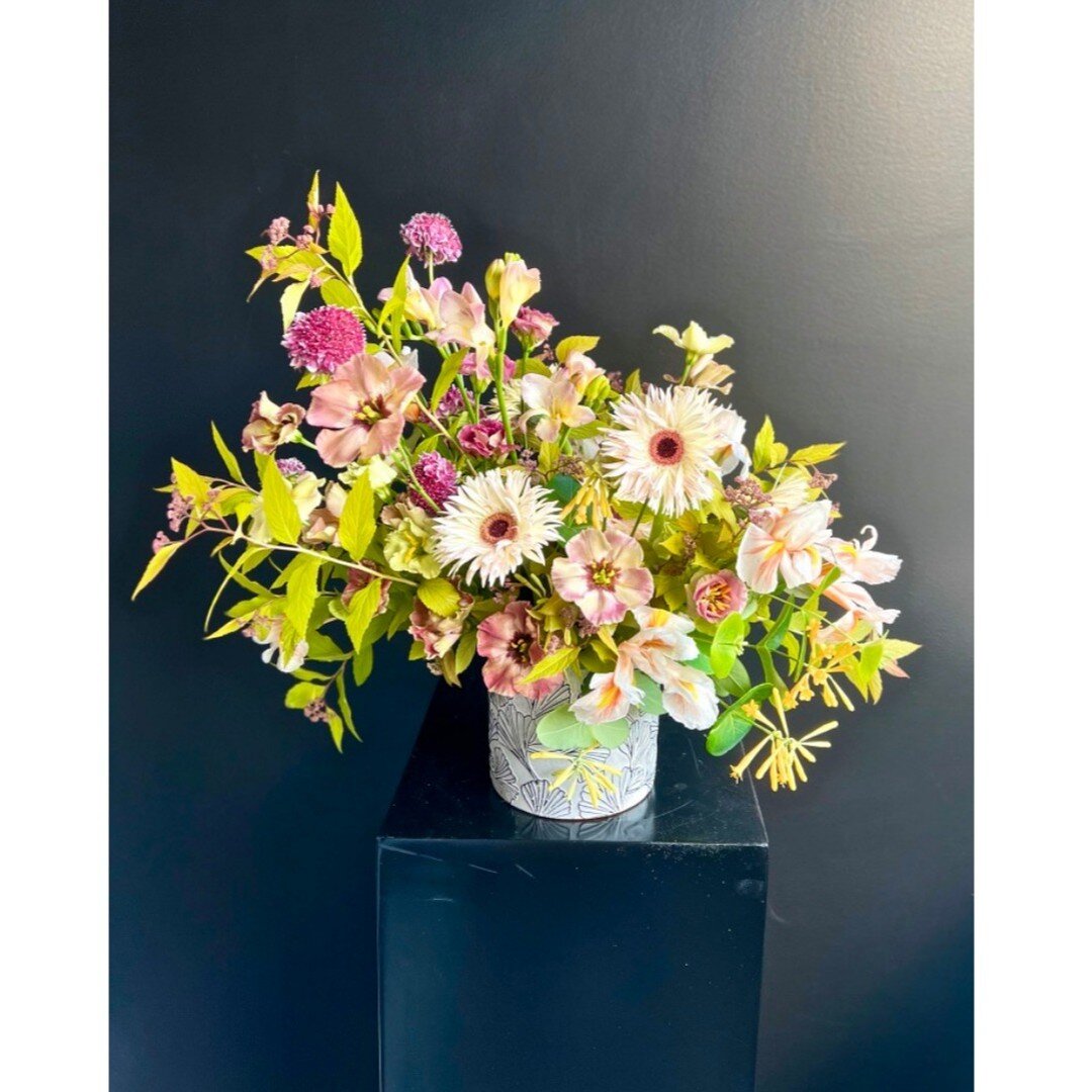 It has been such a busy spring for us at UNBOUND. We moved into a new studio in downtown Steamboat. Traveled to the east coast, twice! Our best friend got married in NYC. ❤️

We feel so lucky to have the most amazing clients in the WORLD! Not to ment