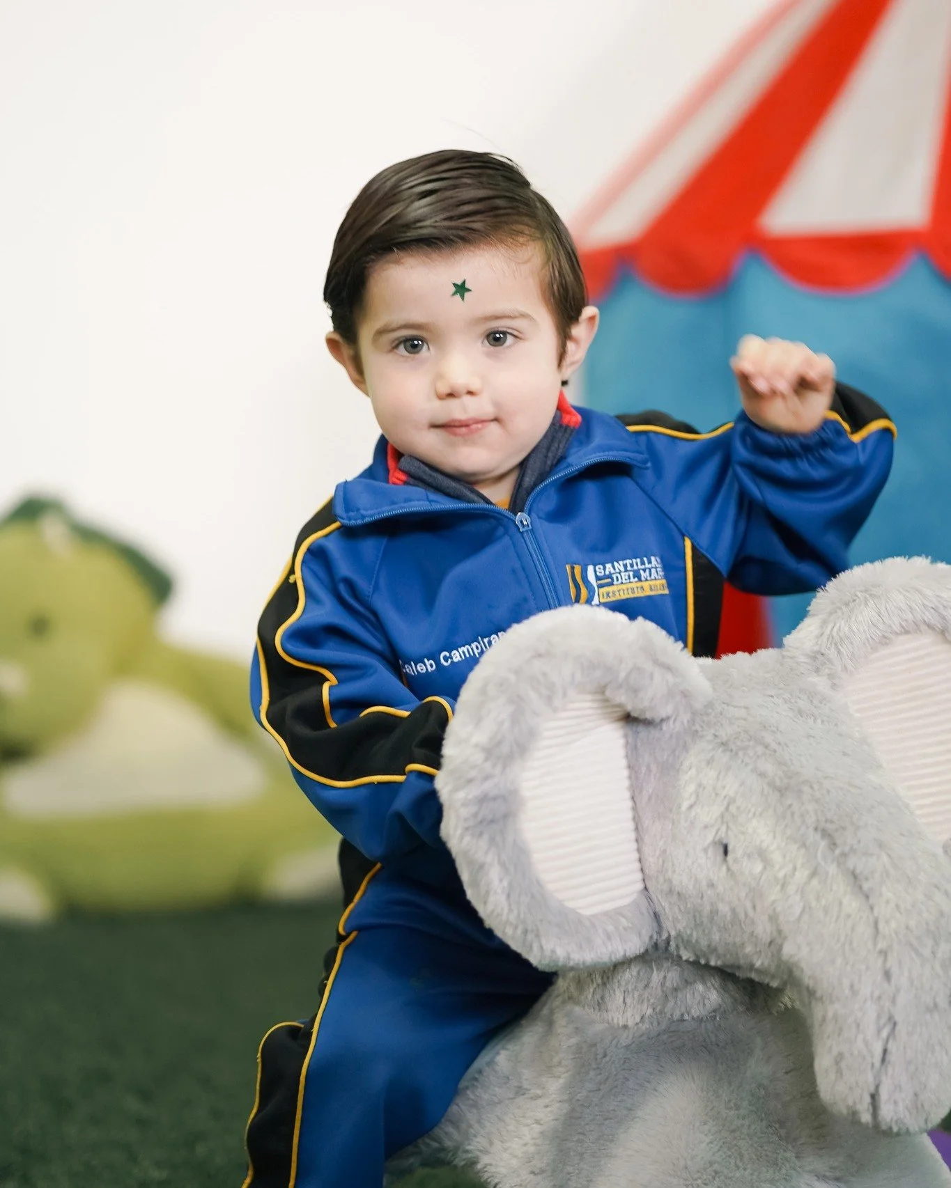 Los estudiantes m&aacute;s peque&ntilde;itos de Santillana del Mar Institute son los de MATERNAL. 🥰  Maternal y Preescolar son la etapa donde se facilita la interacci&oacute;n con otros ni&ntilde;os, se  desarrollan las capacidades de comunicaci&oac