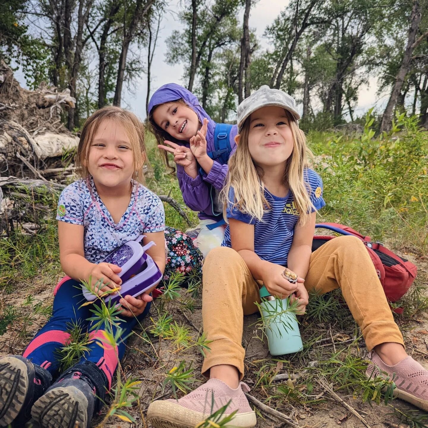 The outdoors offers limitless potential to young children. It becomes a place where they can go to relax their mind, to be inspired and to deep dive into the world of imagination. It's a place where they can design, create and explore. The possibilit