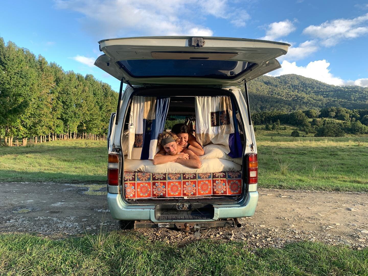 we MOVE into a van !!🌈☀️ 

While I was writing this I was thinking, what exactly do I move from? 

I settle down for 16 months in Sydney, a city that brought me stability, a sense of home, and joy. But deeply I know that my time was getting to an en