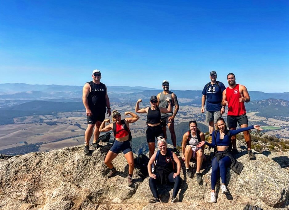 ONE OF OUR FAVOURITE EVENTS COMING UP!!! ⛰️🔥🤩
Swipe: ➡️➡️➡️➡️➡️💥💥JOIN US!! 💥💥
On this epic day!! 🥾 
Be on a natural high after conquering this epic little spicy number! 👏🏽👏🏽

💥 WHEN: SUNDAY 5TH OF MAY!! 
MEET AT: 6AM AT OUR ROBINA LOCATIO