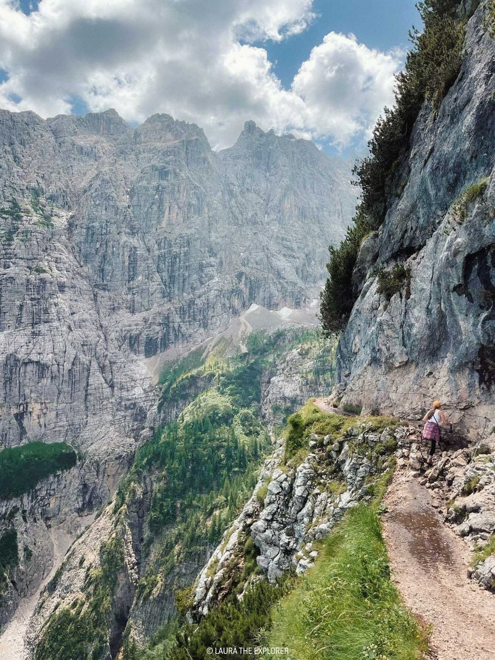 laura the explorer on the lago di sorapis hike