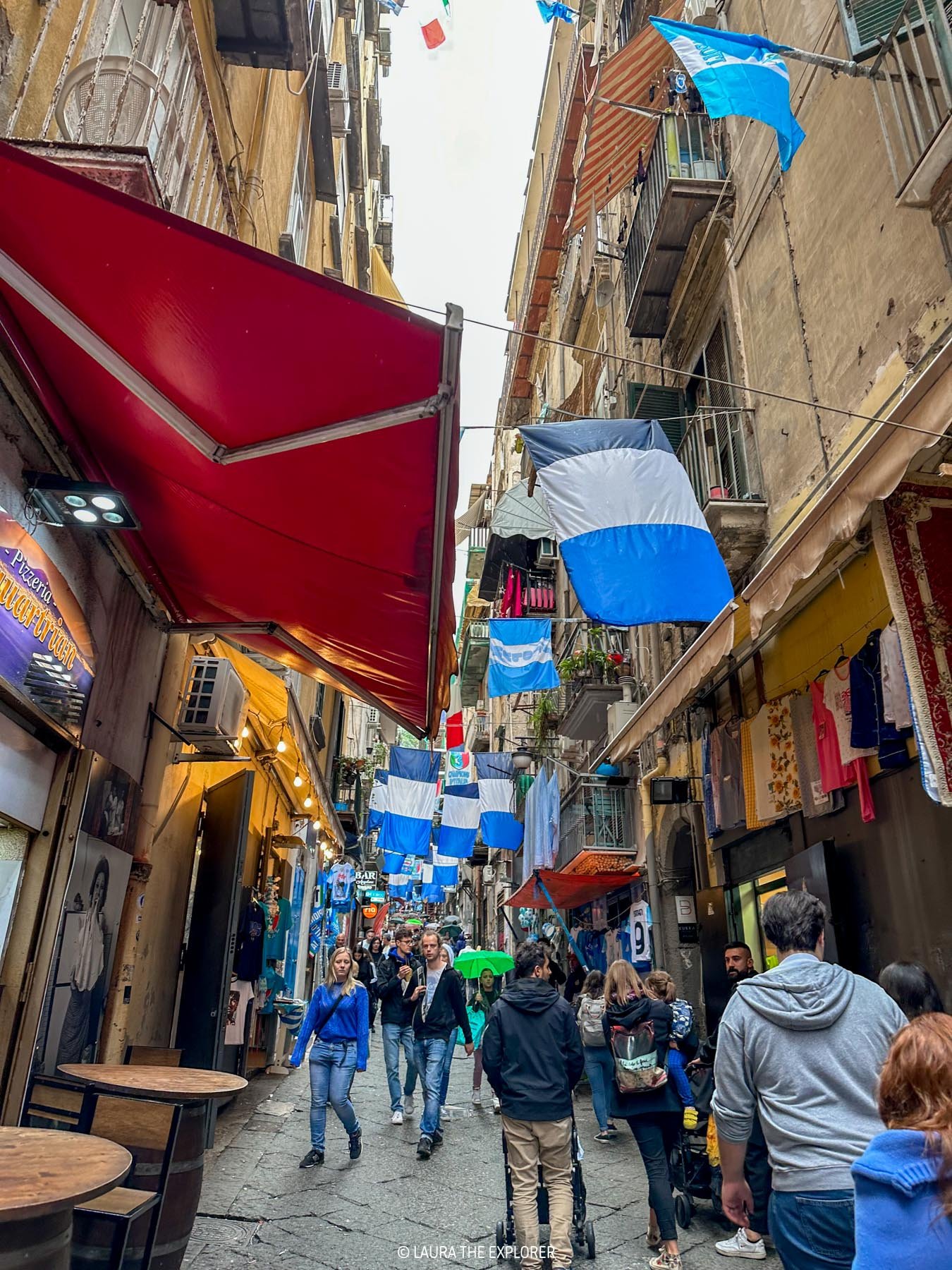 streets of quartieri spagnoli