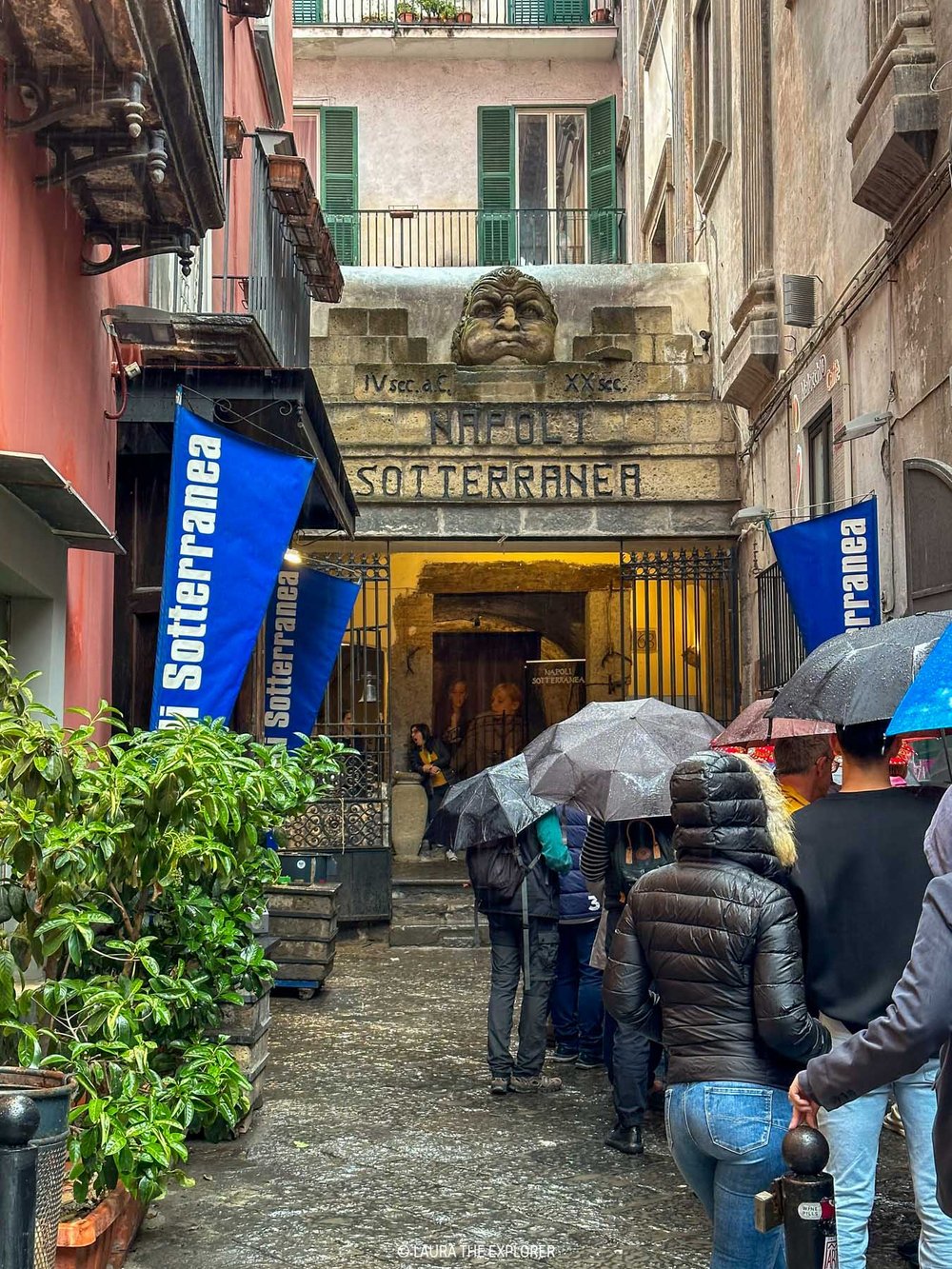 the entry to napoli sotterranea
