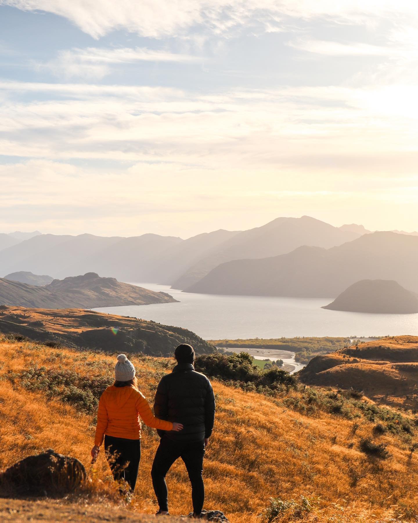 Friday feelings: from where I&rsquo;d rather spend my Friday mornings, down in the blue &amp; gold 💛 💙
.
📍 Rocky Mountain, Lake Wanaka
.
#lakewanaka #wanaka #rockymountain #diamondlake #mtaspiringnationalpark #goodfriday #hikelife #purenz #newzeal