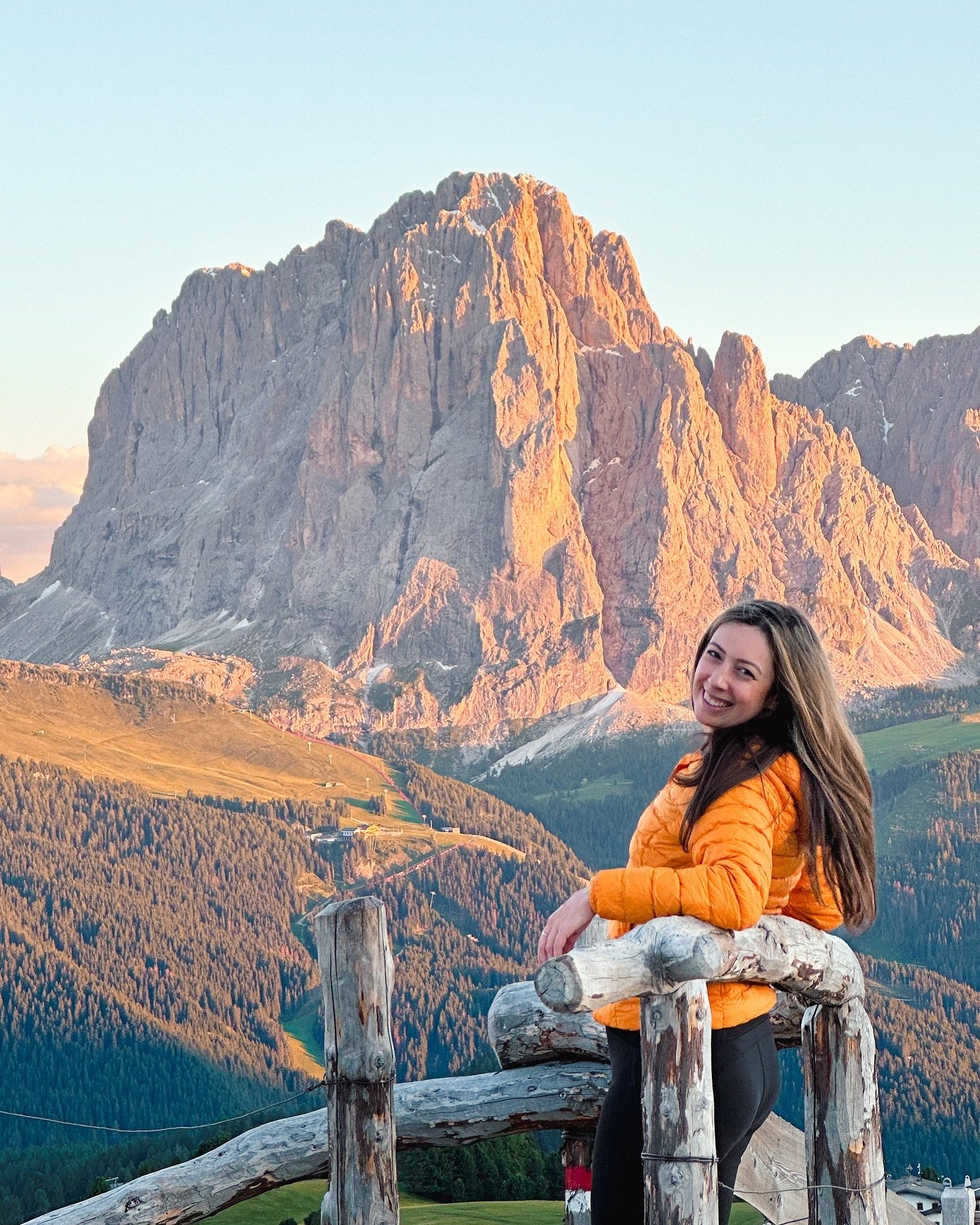 Day 3 in the Dolomites: Seceda &amp; Pieralongia 🏔️
.
Our overnight at Rifugio Firenze (Regensburgerh&uuml;tte) didn&rsquo;t quite go as planned. Our original plan was to stay the night on the mountain and hike to Seceda at sunrise, but was thwarted