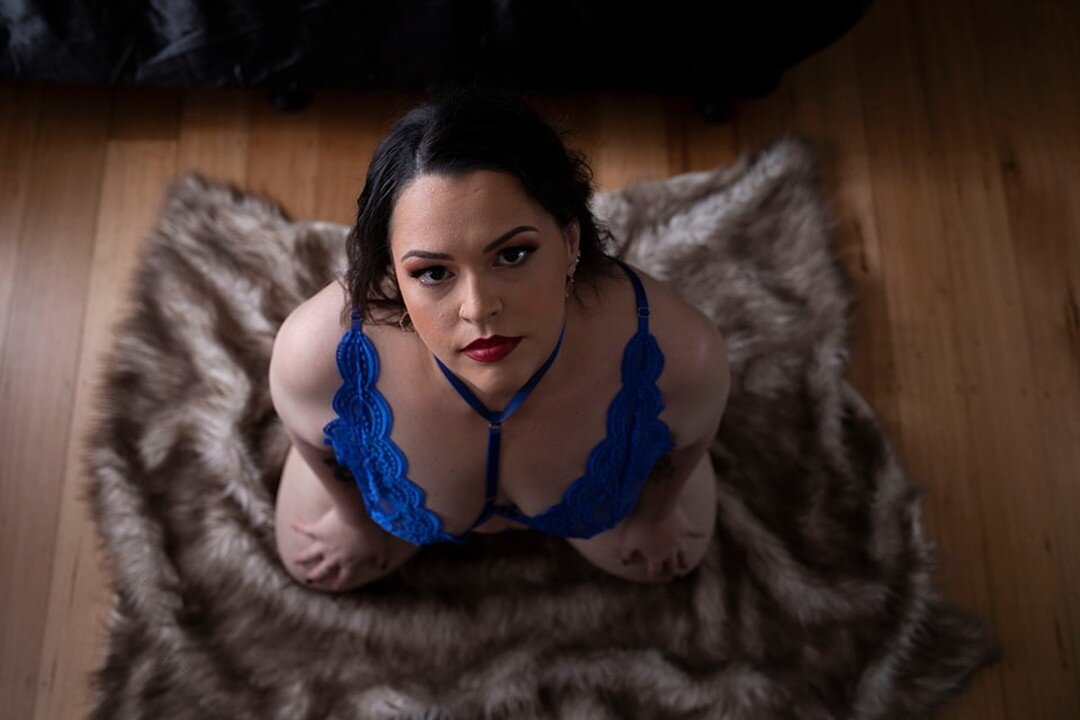 Still blows our minds to see that we are booked out till April 2023 for boudoir shoots! Definitely keep in mind that we now take bookings 6+ months in advance if your wanting a shoot! We can see 2023 filling up fast!
MUA ~ @latu.mua