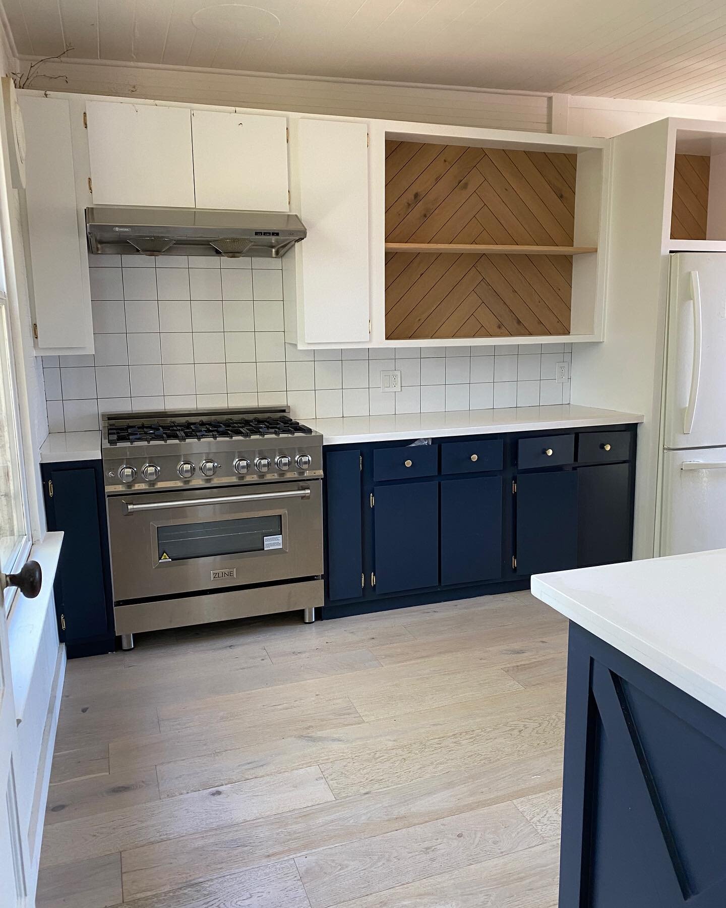 HOUSE FOR RENT IN TOMALES

3 bed - 2 bath historical two level home for rent. available Nov 1st. 3,500 plus utilities. Recently fully renovated. Chefs kitchen, back yard, wood floors, new roof, in unit washer &amp; dryer. Air &amp; Heat, wood burning
