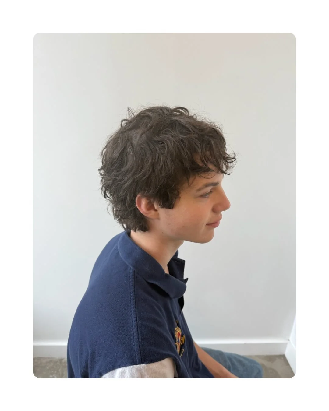 Mod cut by @thehaircover_ ☮️

🏷️ #modcut #haircut #chapelhillsalon #tothewoods #sixtiesvibes