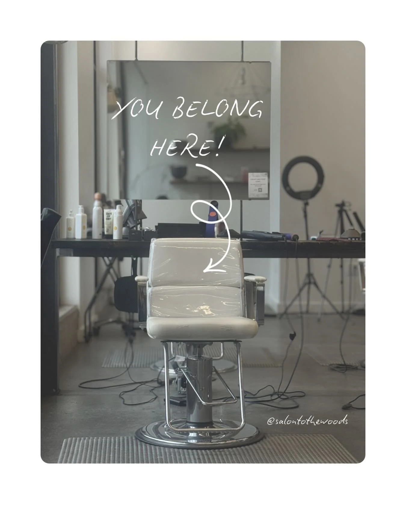 Come on in! @salontothewoods 🌈 

#chapelhillsalon #nchairstylists #nchairsalon